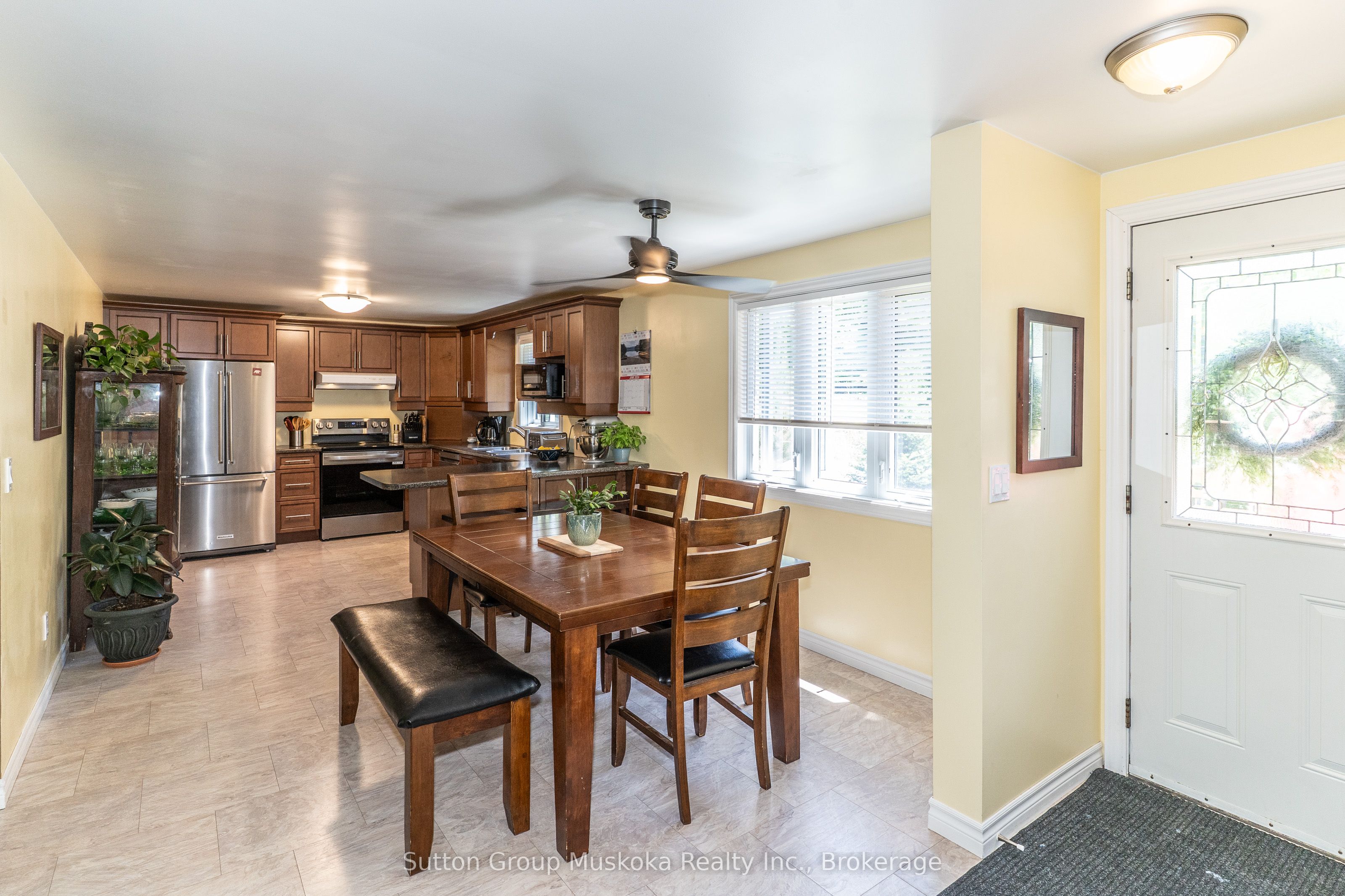 1467 North Mary Lake Road, Huntsville, ON P1H 2J3 photo 5