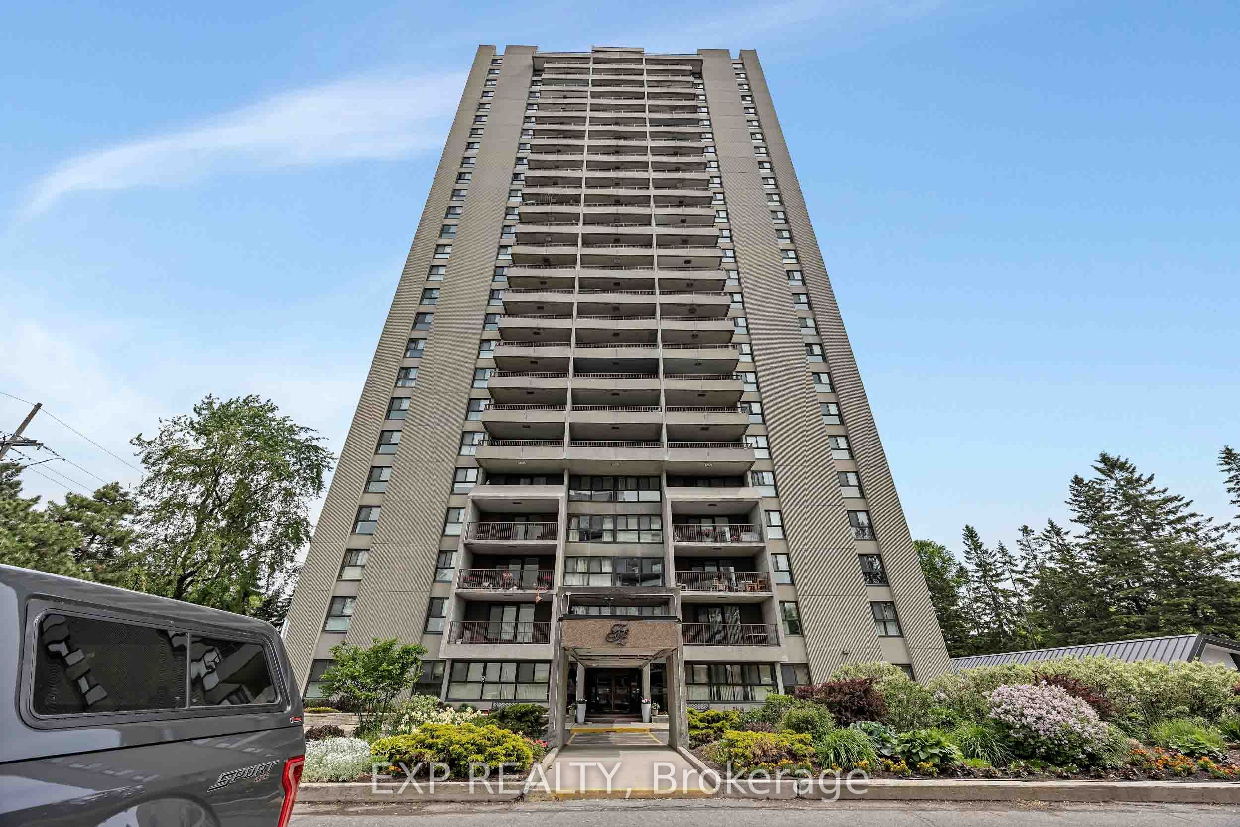 1785 Frobisher Lane 1707, Alta Vista and Area, ON K1G 3T7