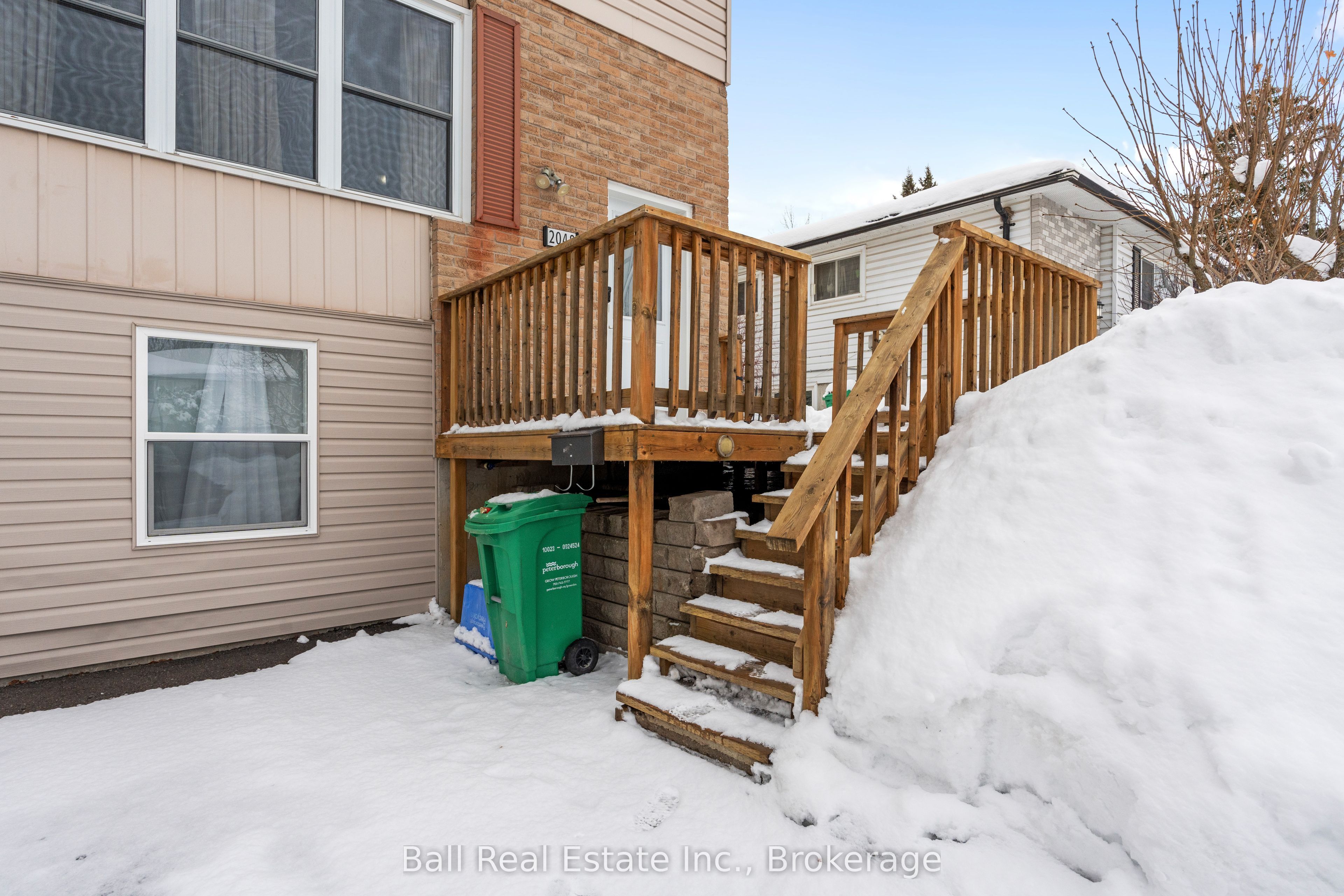 2048 Walker Avenue, Peterborough, ON K9L 1S1 photo 3