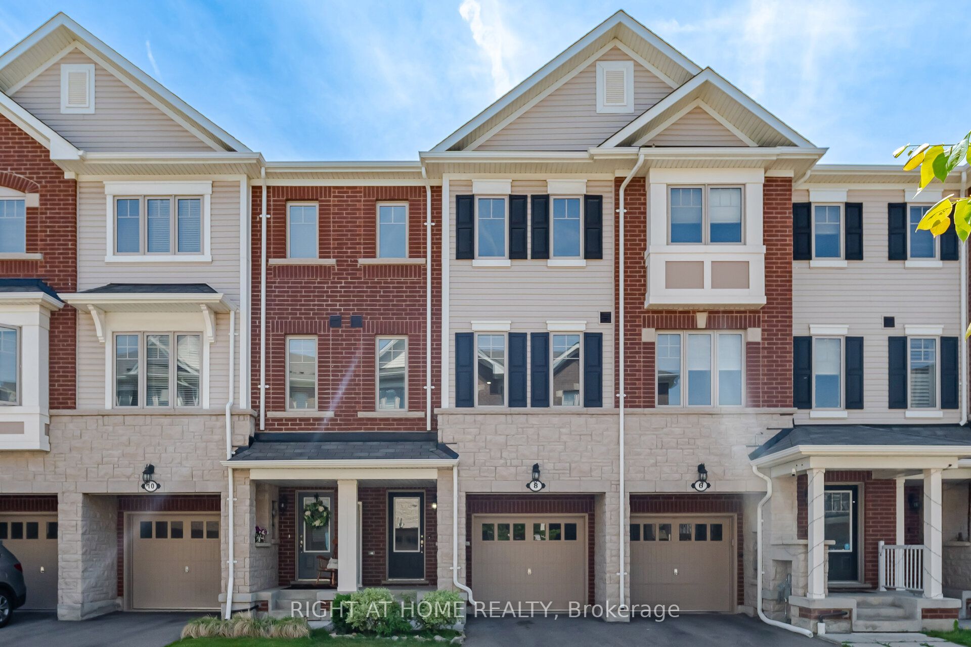 8 Rapids Lane, Hamilton, ON L8K 0A3