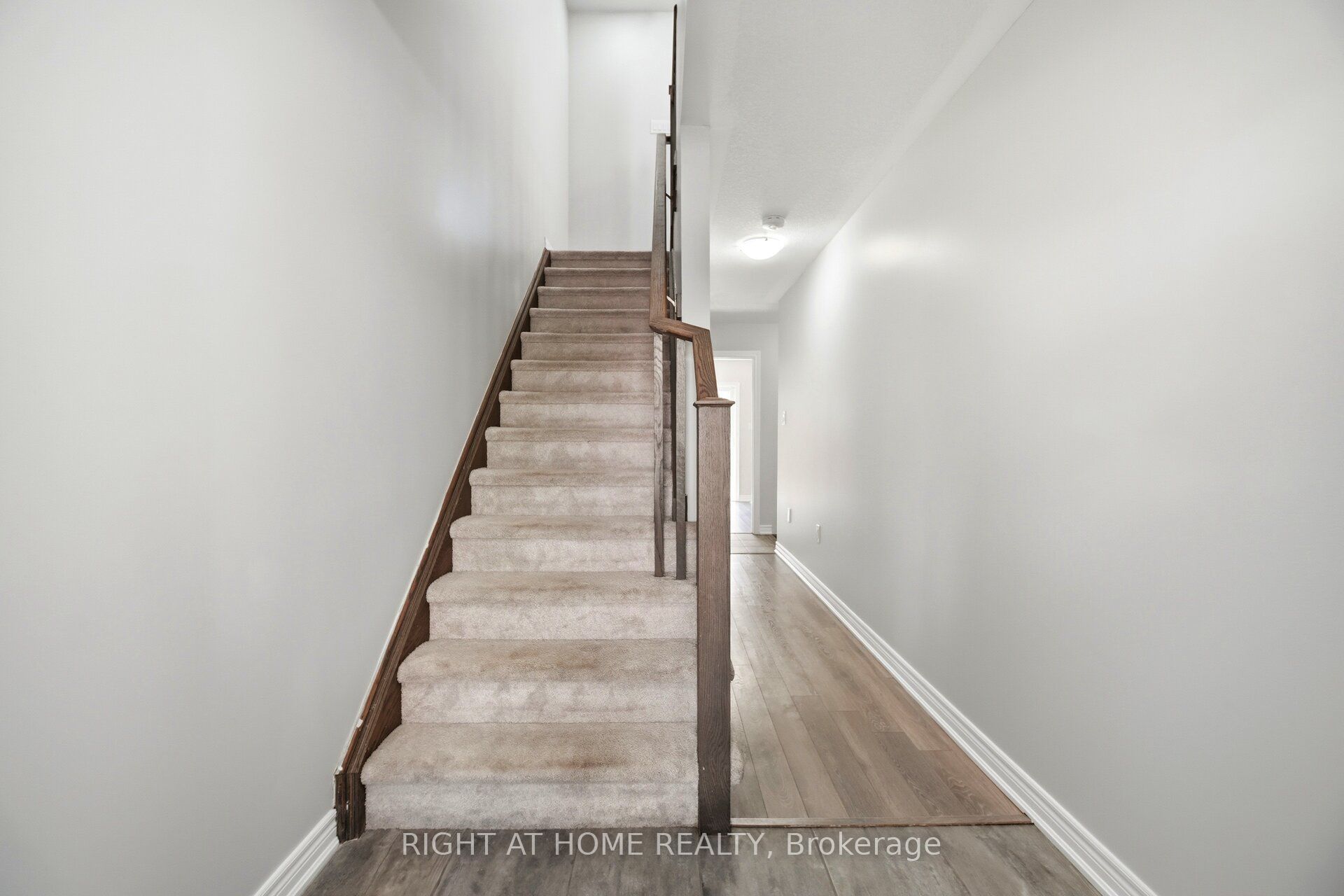 8 Rapids Lane, Hamilton, ON L8K 0A3 photo 4