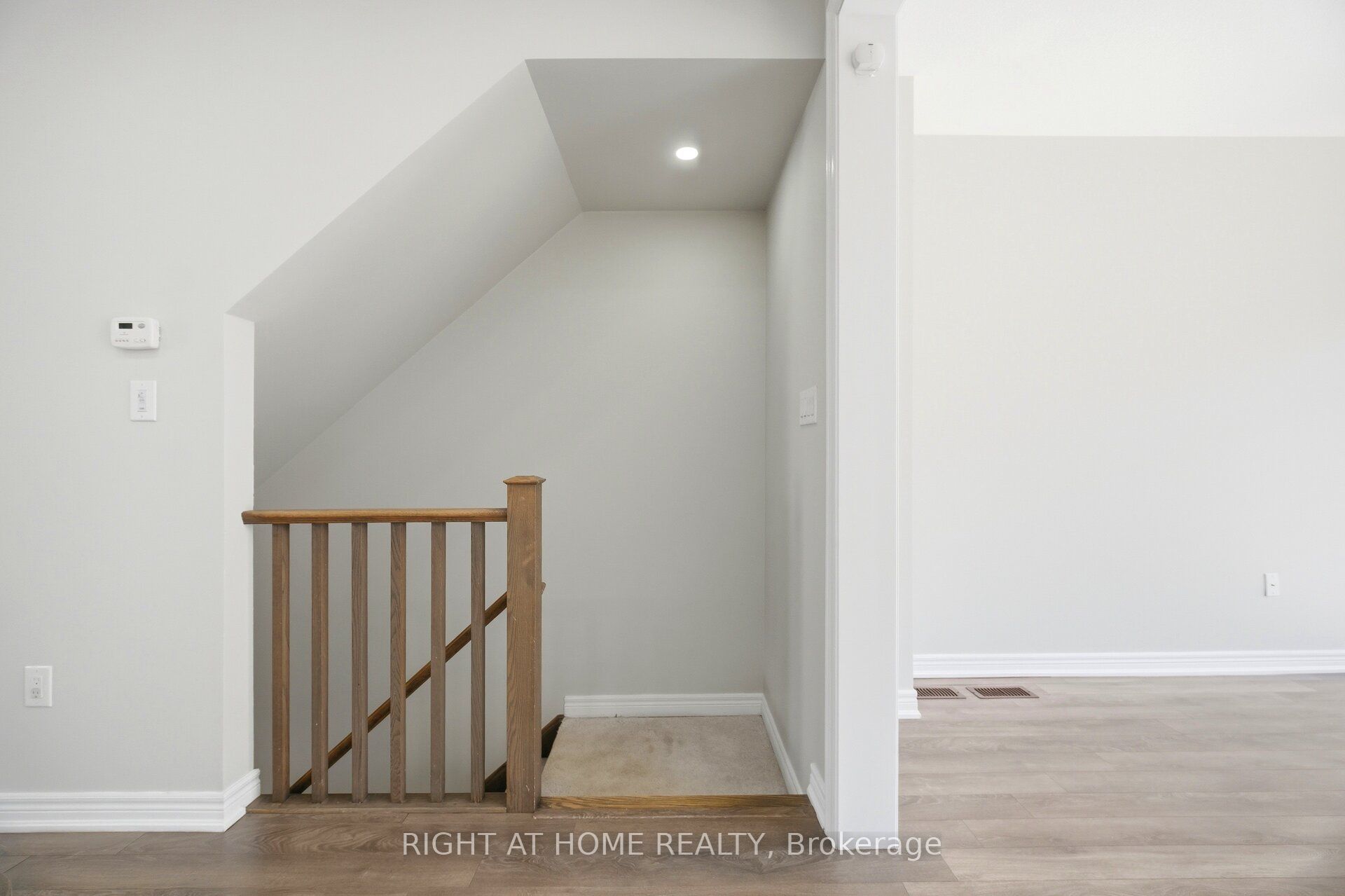 8 Rapids Lane, Hamilton, ON L8K 0A3 photo 5