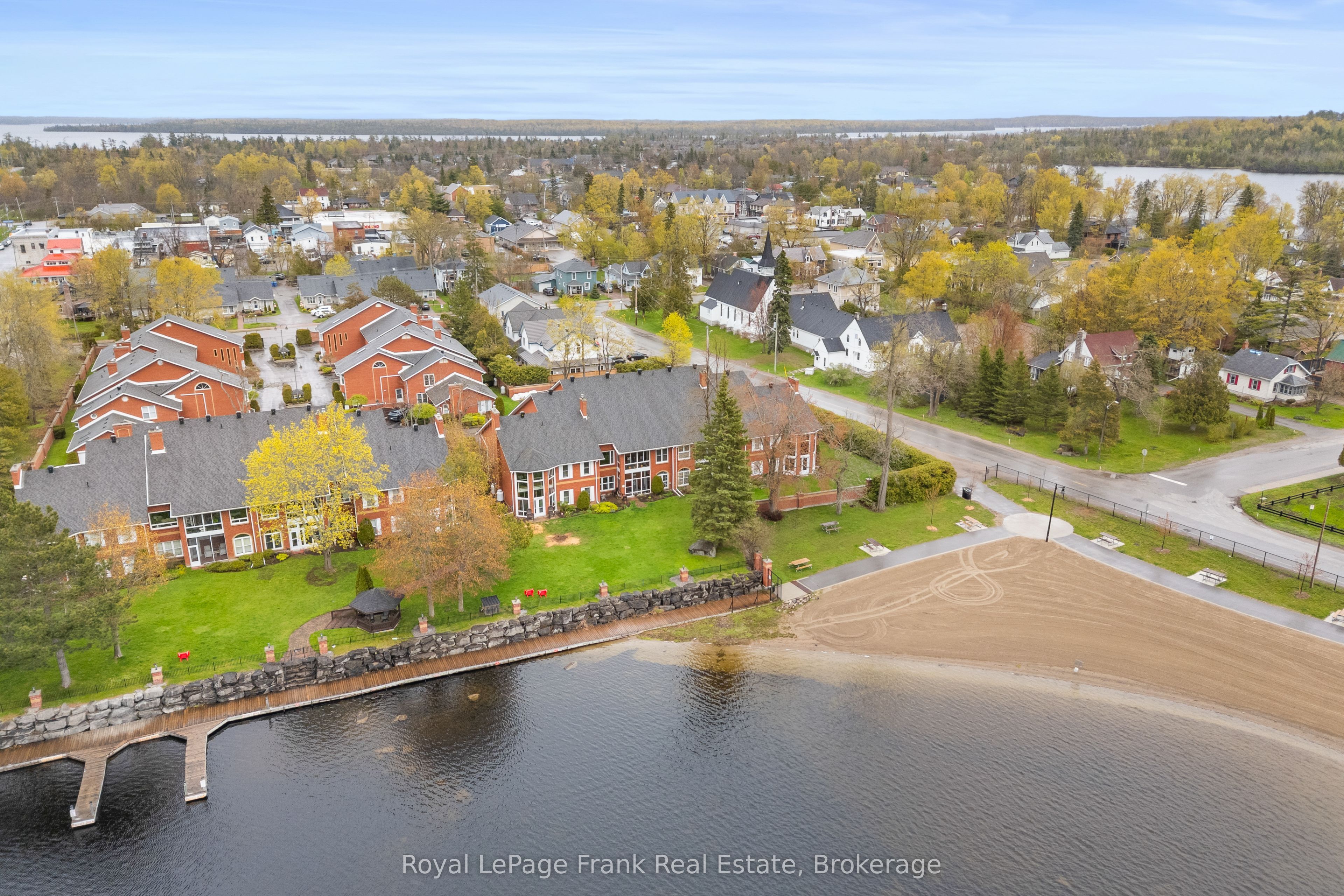 1 Sherwood Street 403, Kawartha Lakes, ON K0M 1A0 photo 3