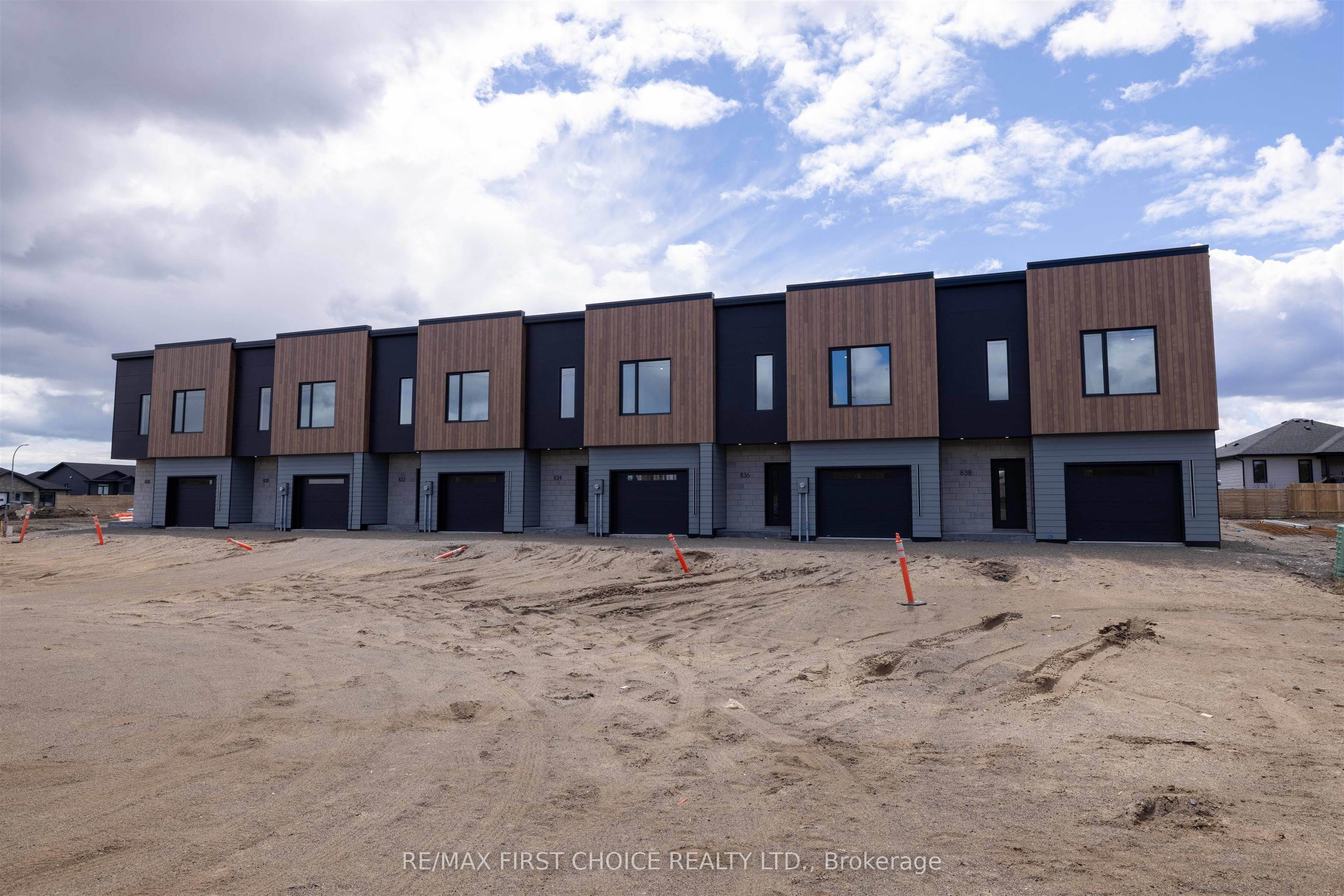 834 Weiler Boulevard, Thunder Bay, ON P7C 0A7 photo 2