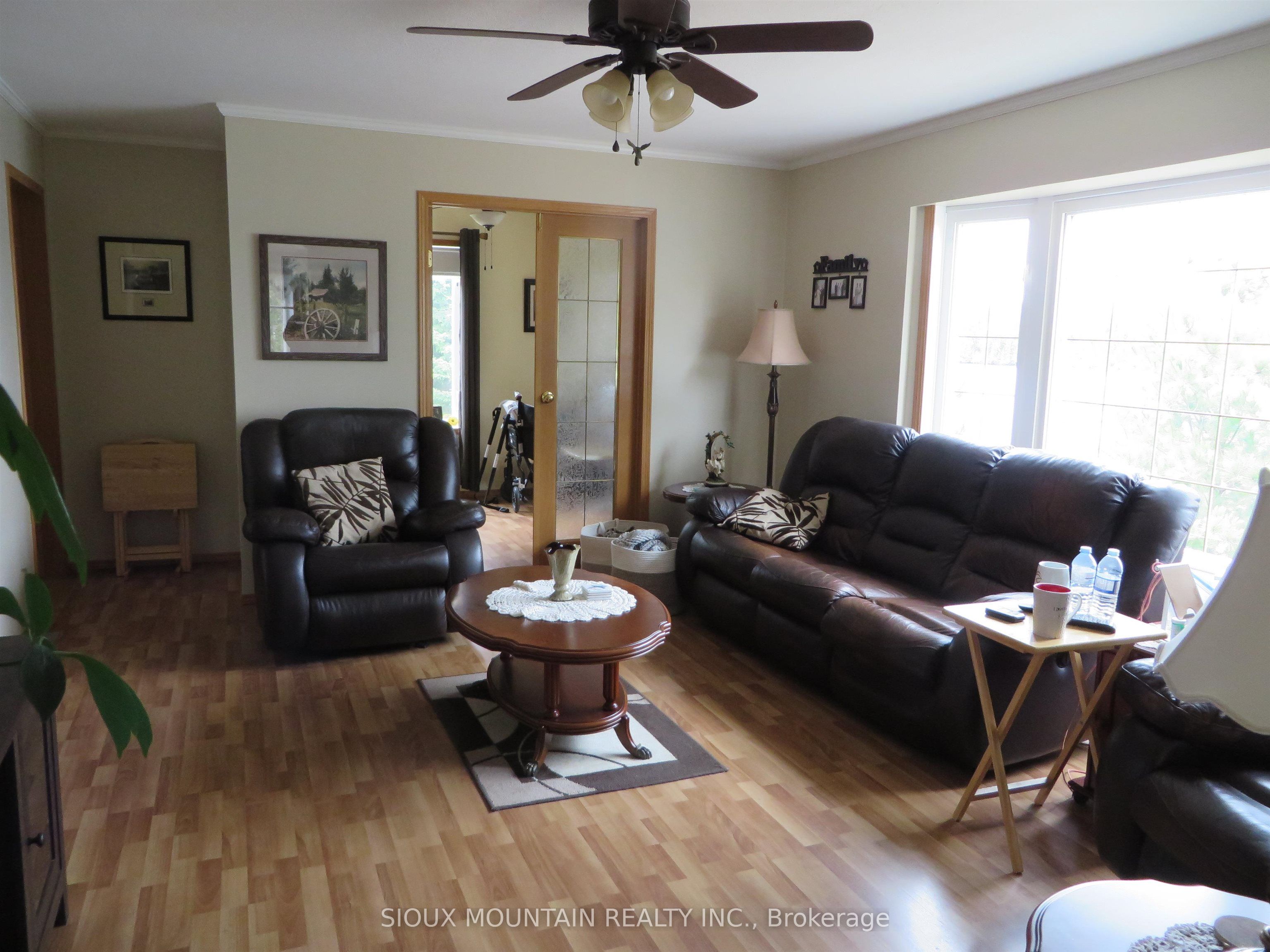 1840 South Shore Dr, Sioux Lookout, ON P8T 0A7 photo 2