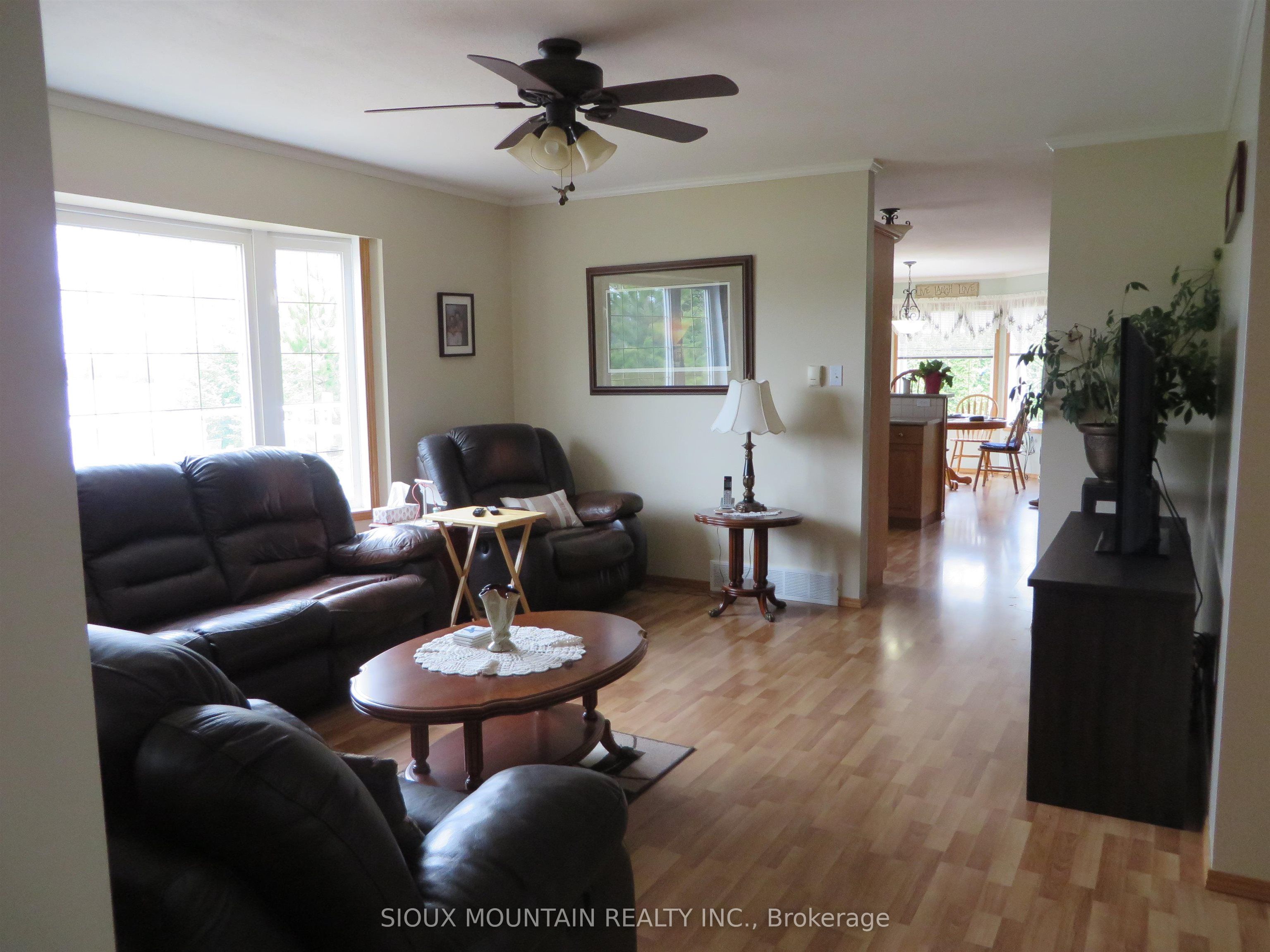 1840 South Shore Dr, Sioux Lookout, ON P8T 0A7 photo 3