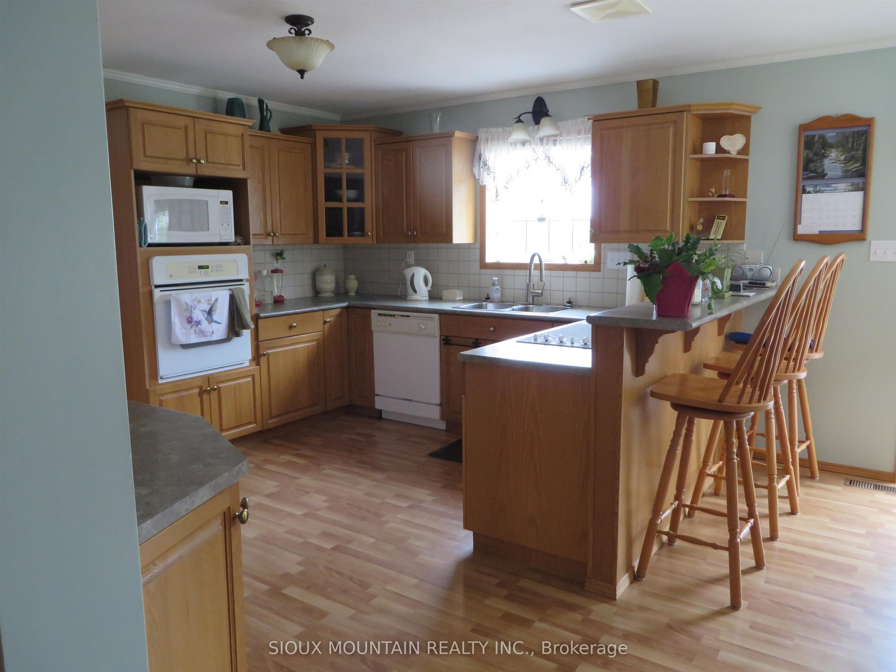 1840 South Shore Dr, Sioux Lookout, ON P8T 0A7 photo 4