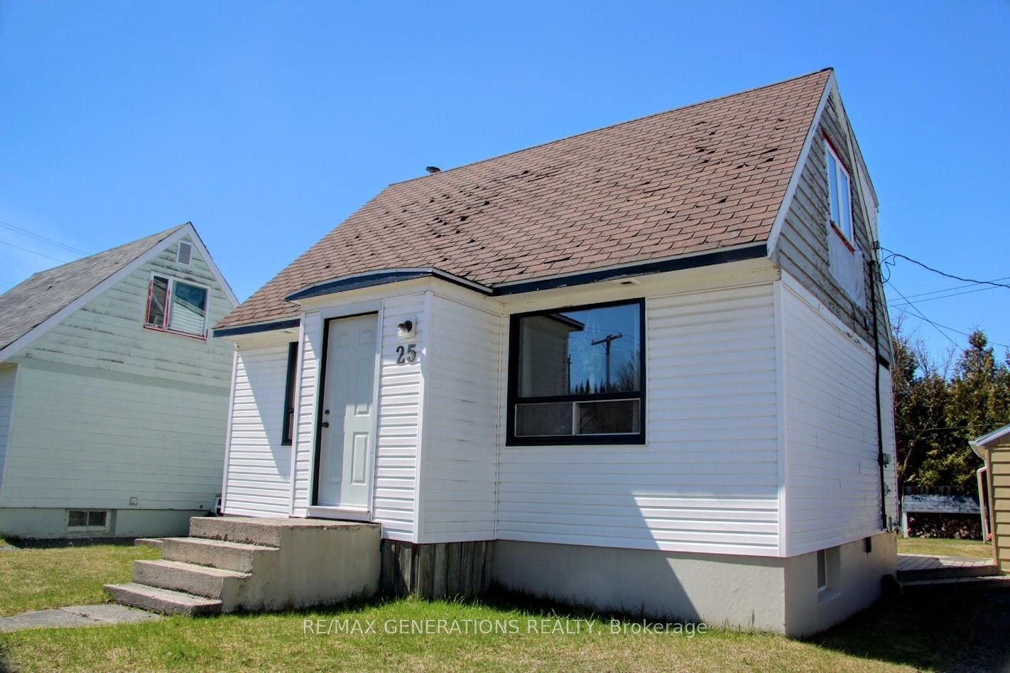 25 Neebig Avenue, Manitouwadge, ON P0T 2C0