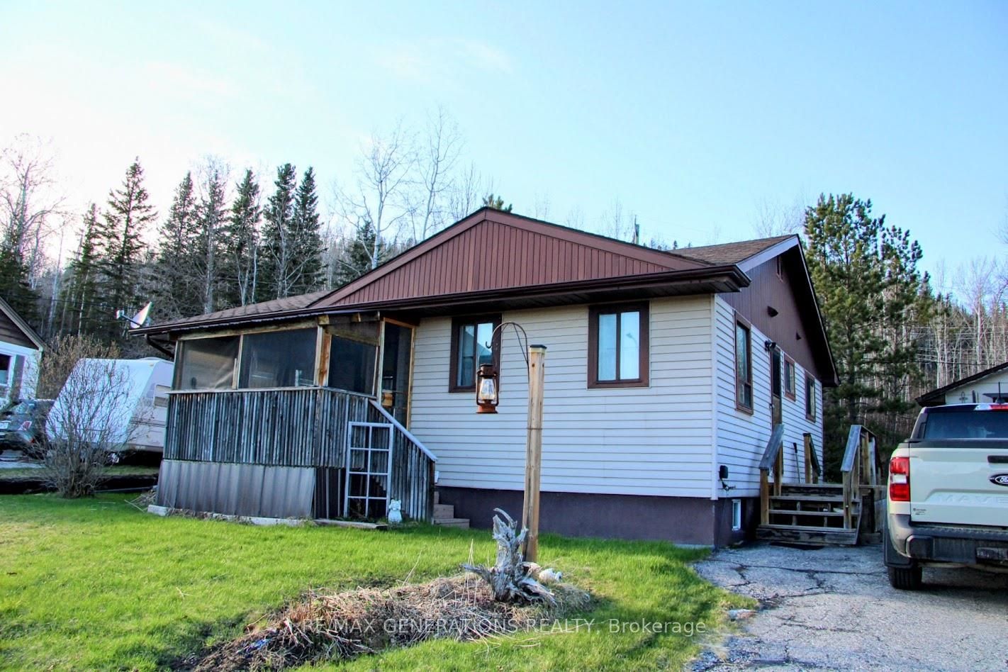 9 Swallow Drive, Manitouwadge, ON P0T 2C0