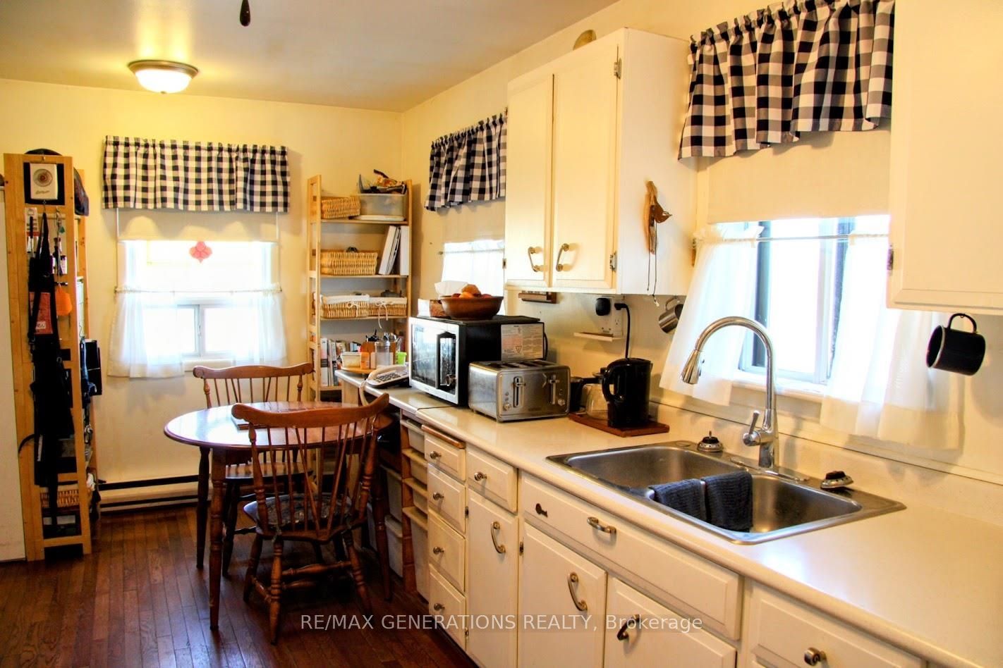 9 Swallow Drive, Manitouwadge, ON P0T 2C0 photo 3
