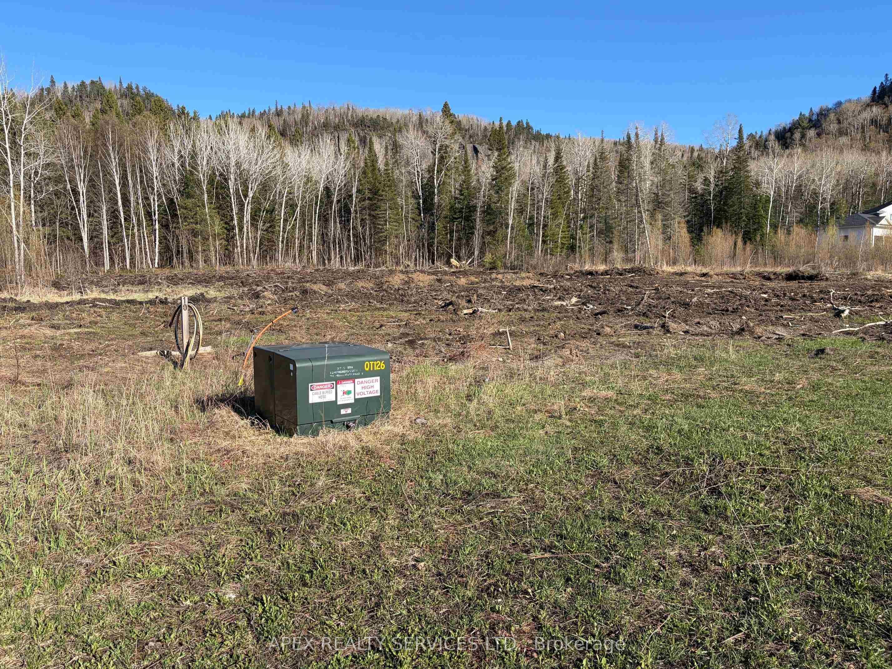 2110 Foothill Drive, Thunder Bay, ON P7J 0L1 photo 4