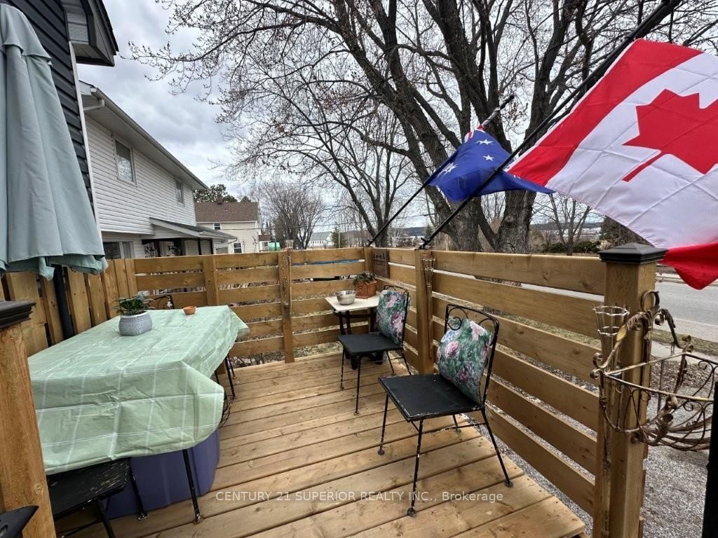 19 White Boulevard, Red Rock, ON P0T 2P0 photo 5