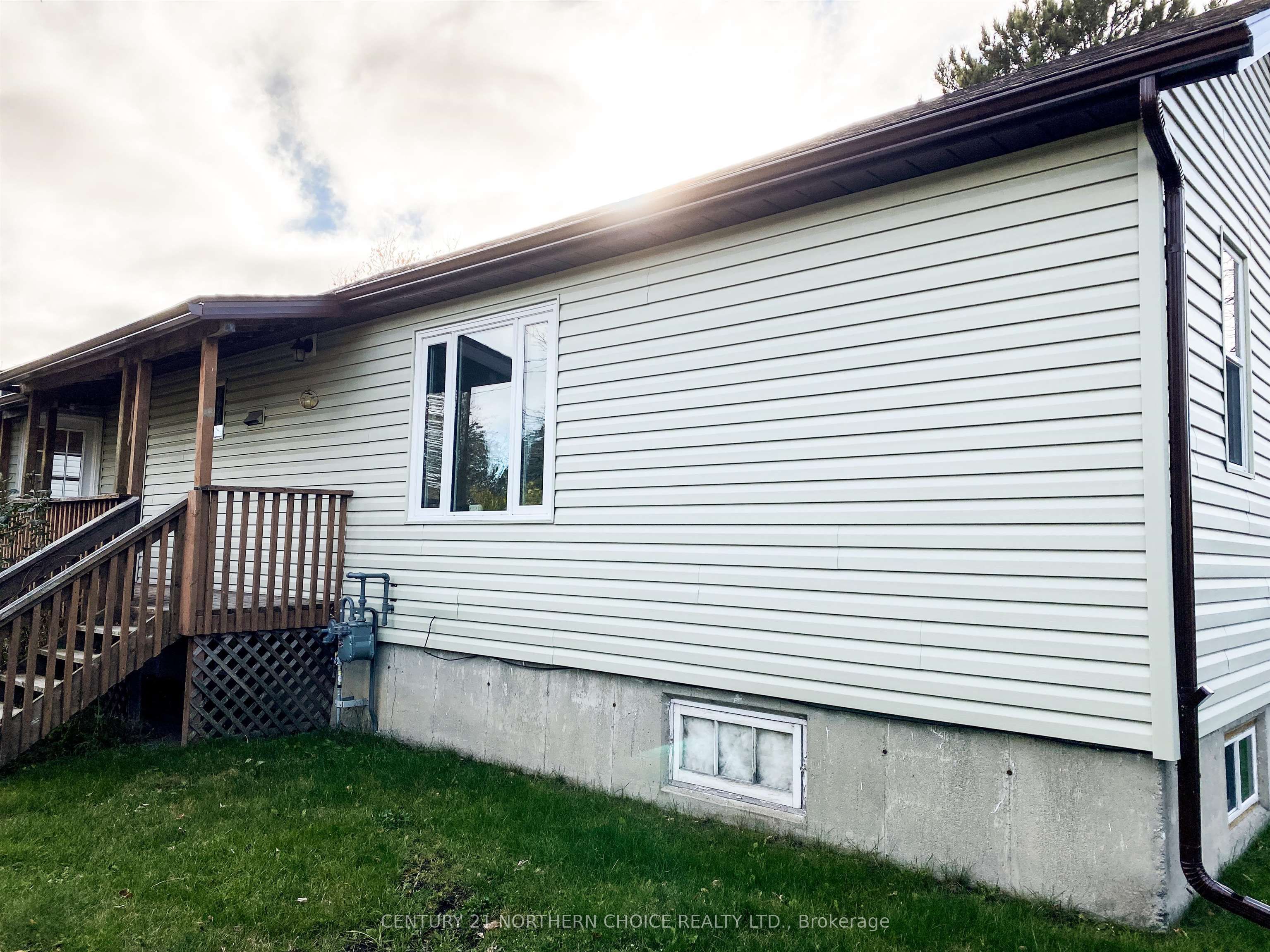 11 Pugsley Street, Red Lake, ON P0V 2M0