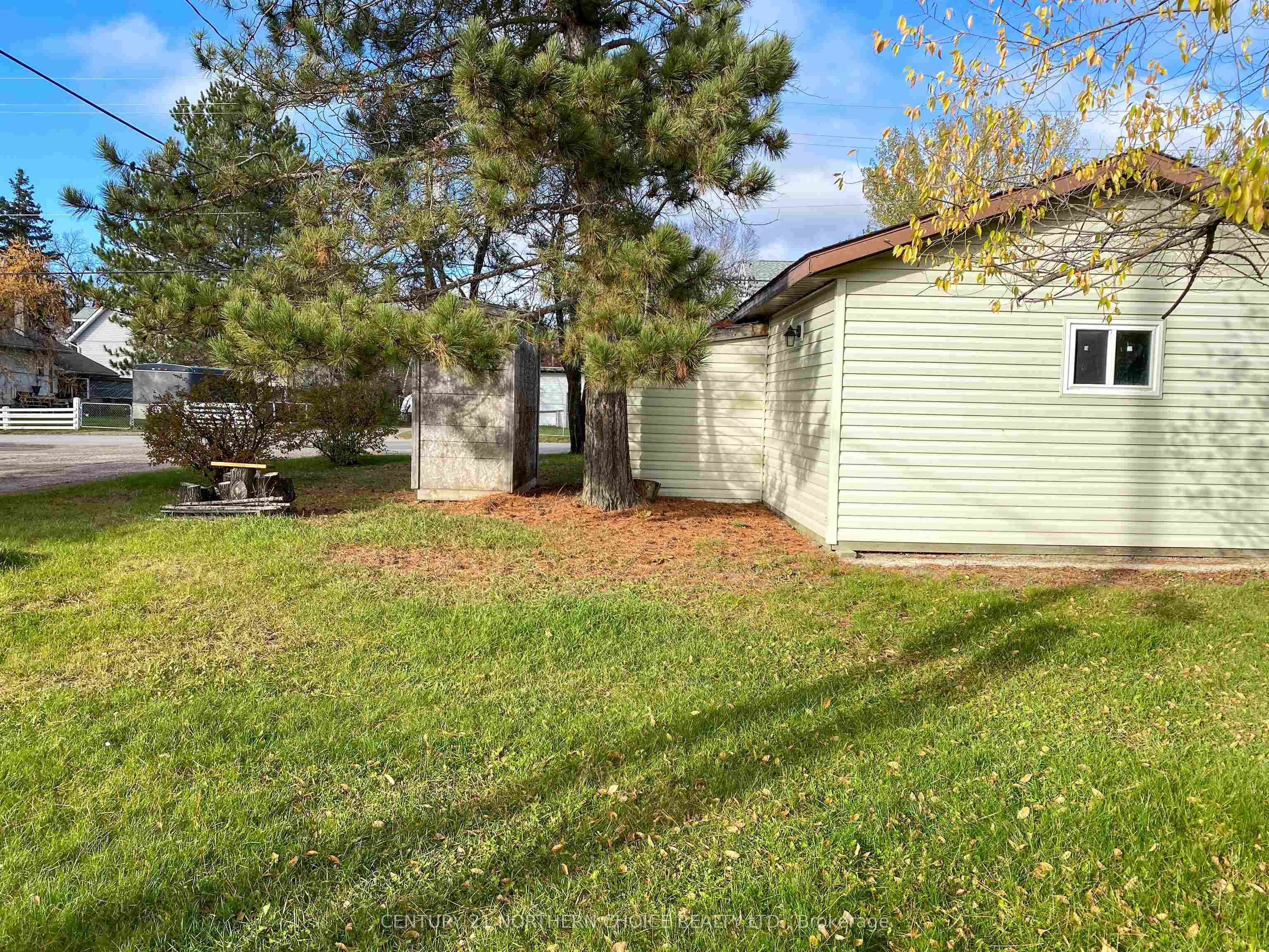 11 Pugsley Street, Red Lake, ON P0V 2M0 photo 3