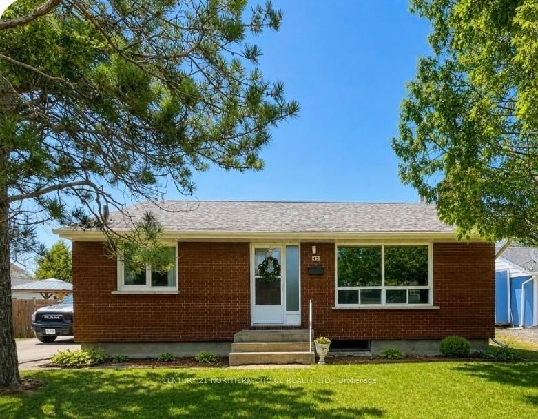 45 Dingwall Parkway, Dryden, ON P8N 1T5
