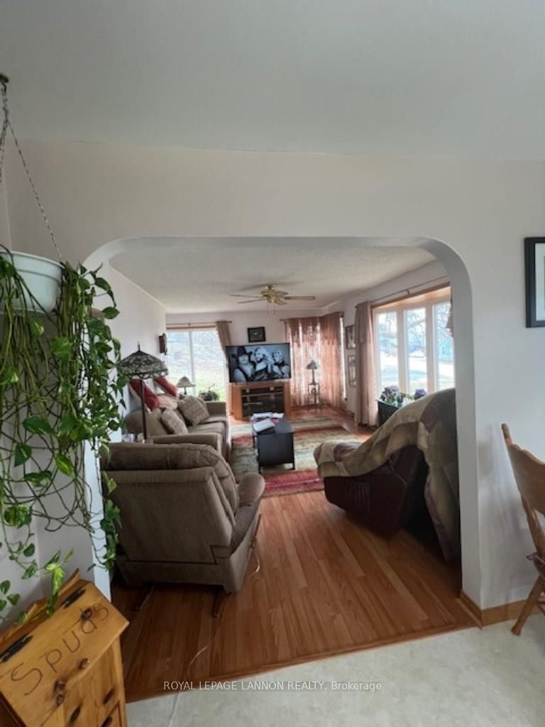 1 Fifth Avenue South, Sioux Lookout, ON P8T 1E5 photo 4