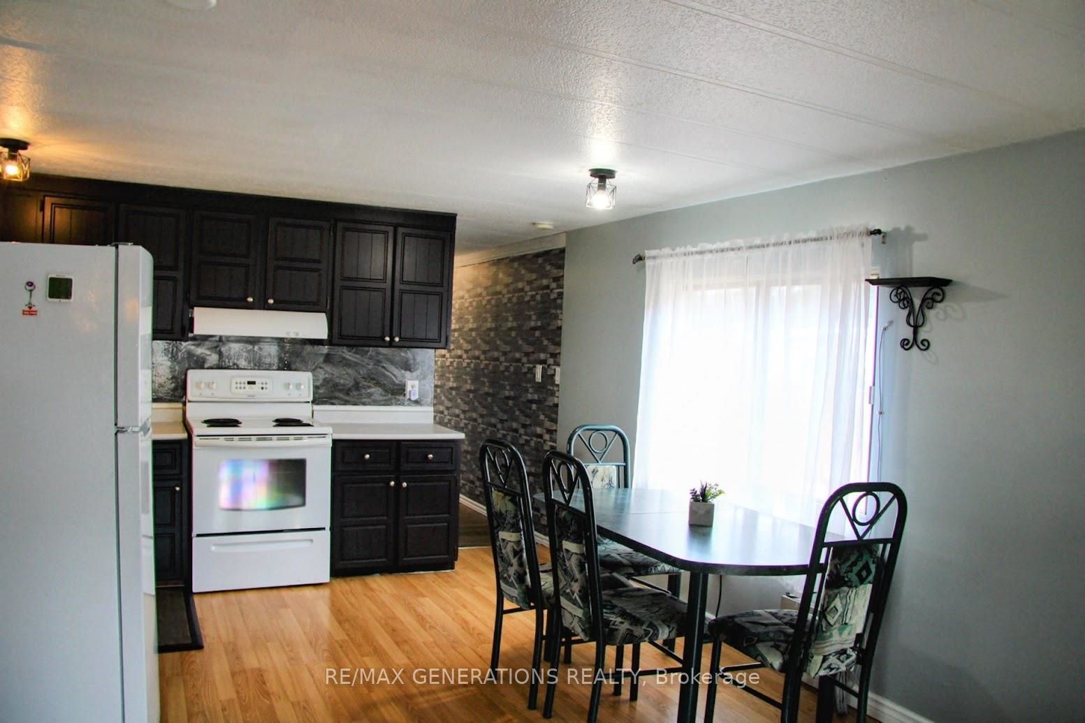 25 Coveney Street, Marathon, ON P0T 2E0 photo 3