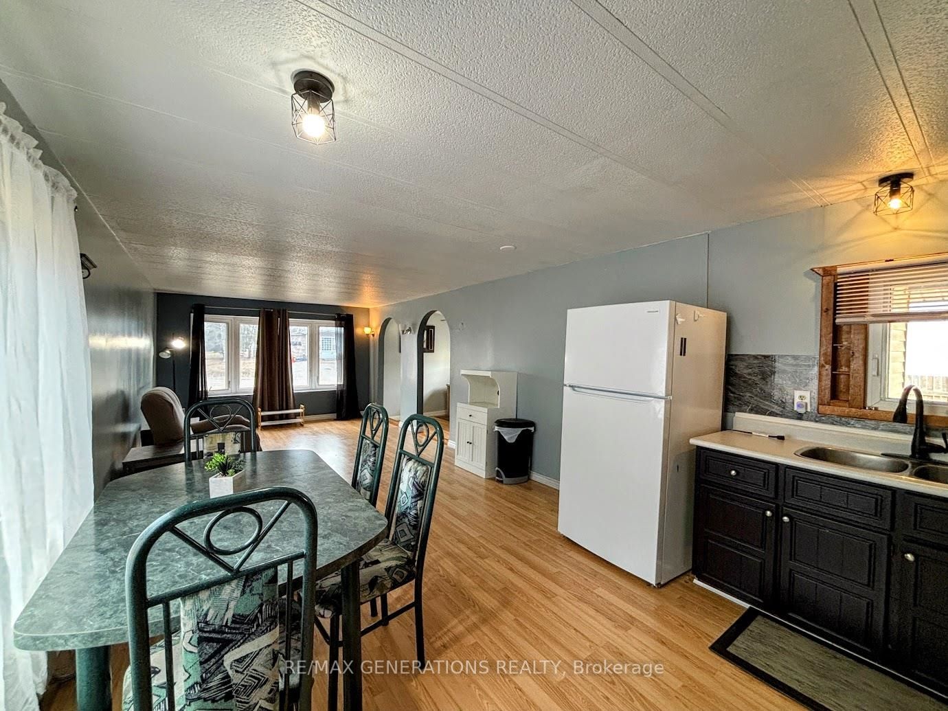 25 Coveney Street, Marathon, ON P0T 2E0 photo 4