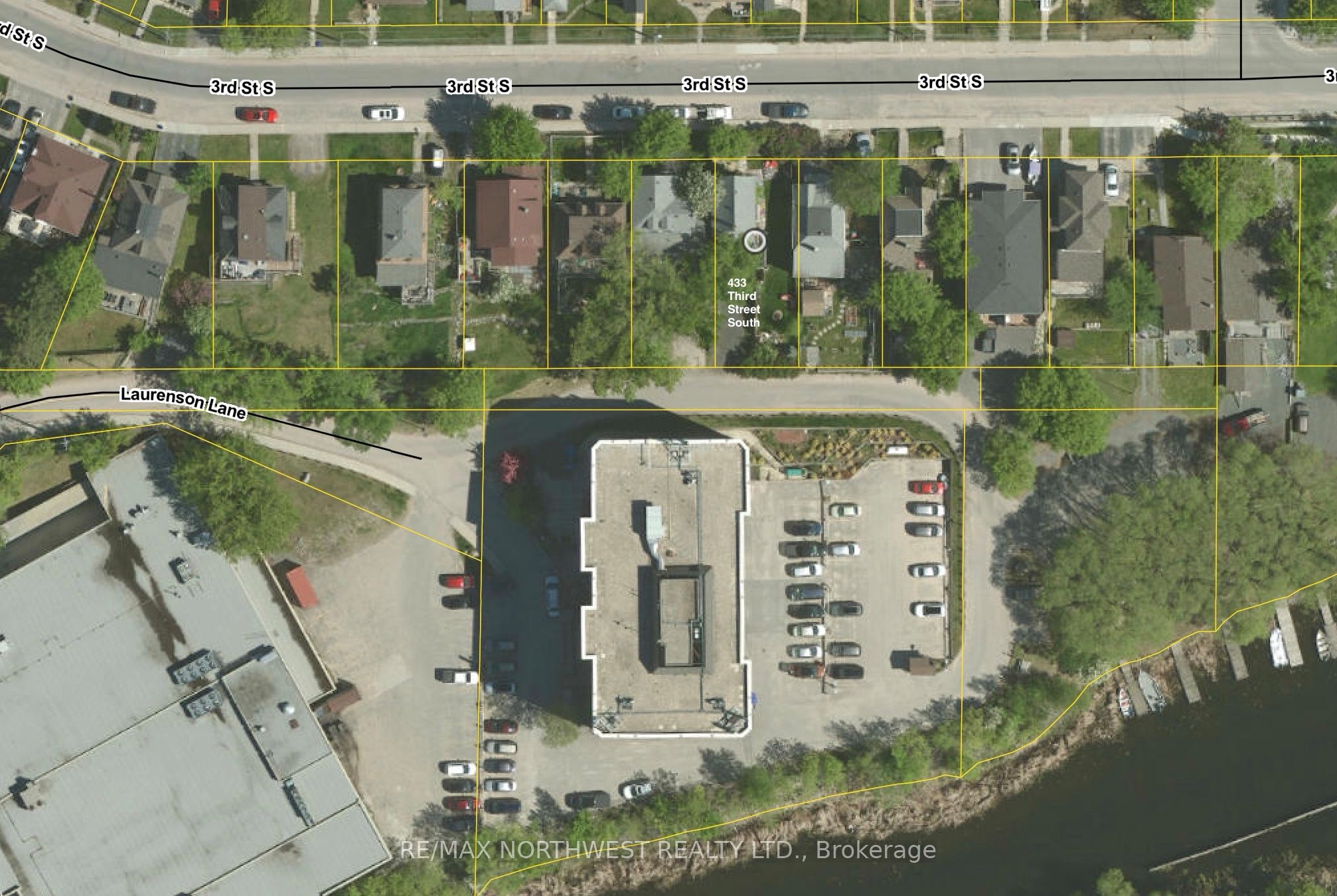 433 Third Street S, Kenora, ON P9N 1J2 photo 2