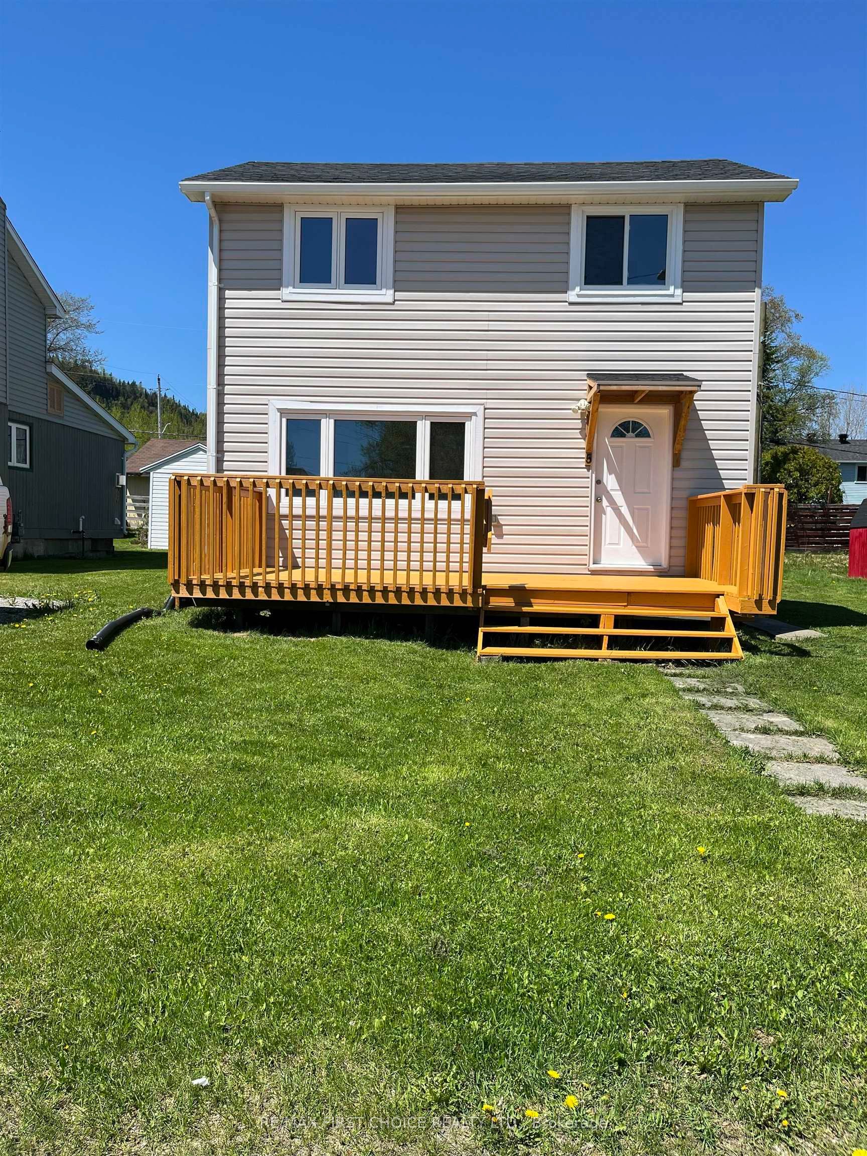 5 Crutchfield Avenue, Red Rock, ON P0T 2P0