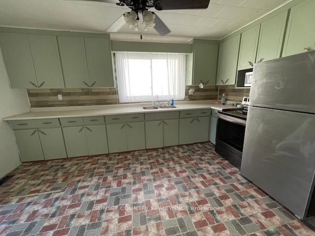 180 Third Street, Dryden, ON P8N 2W1 photo 2