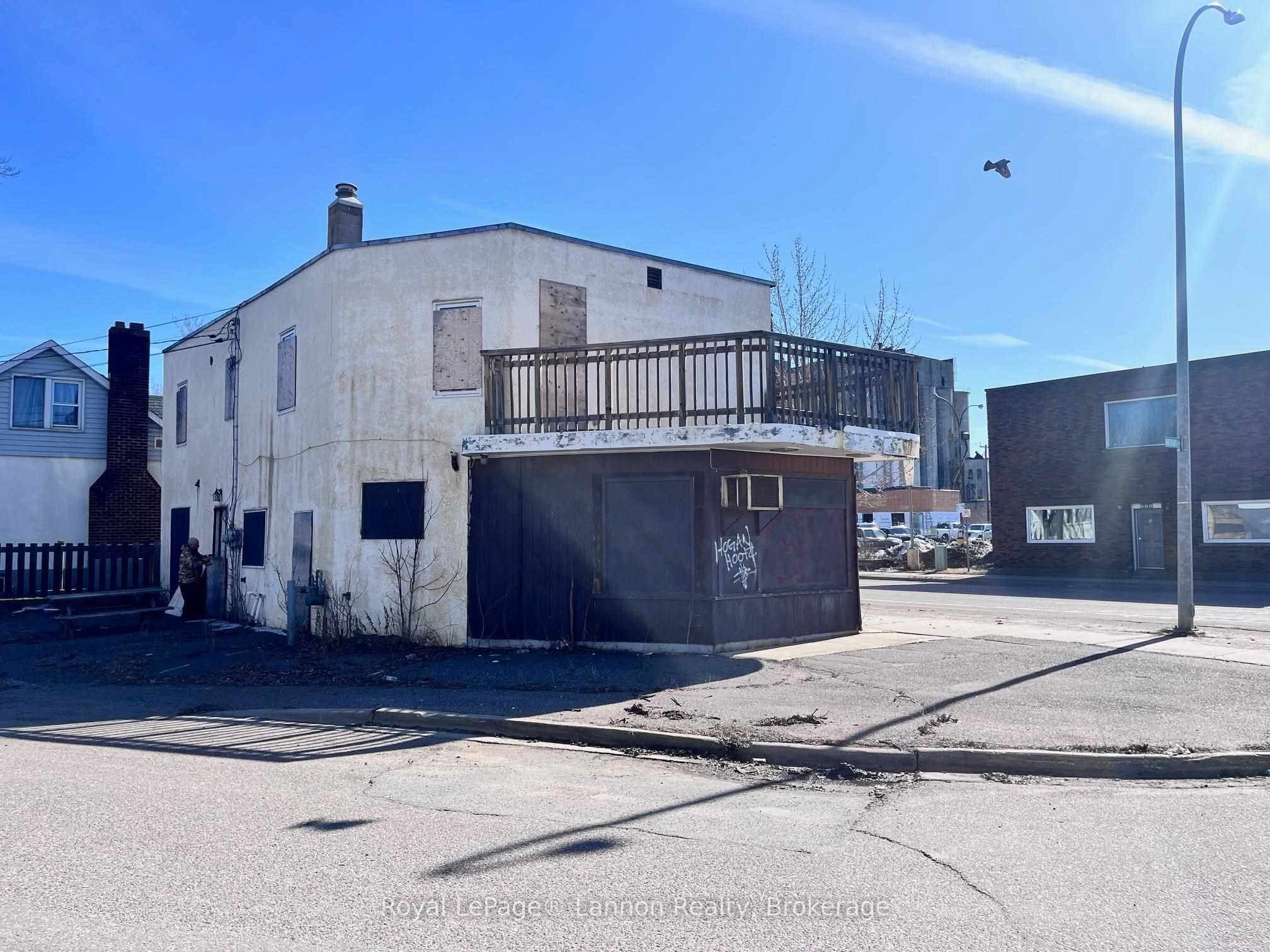 593 Syndicate Avenue S, Thunder Bay, ON P7E 1E6