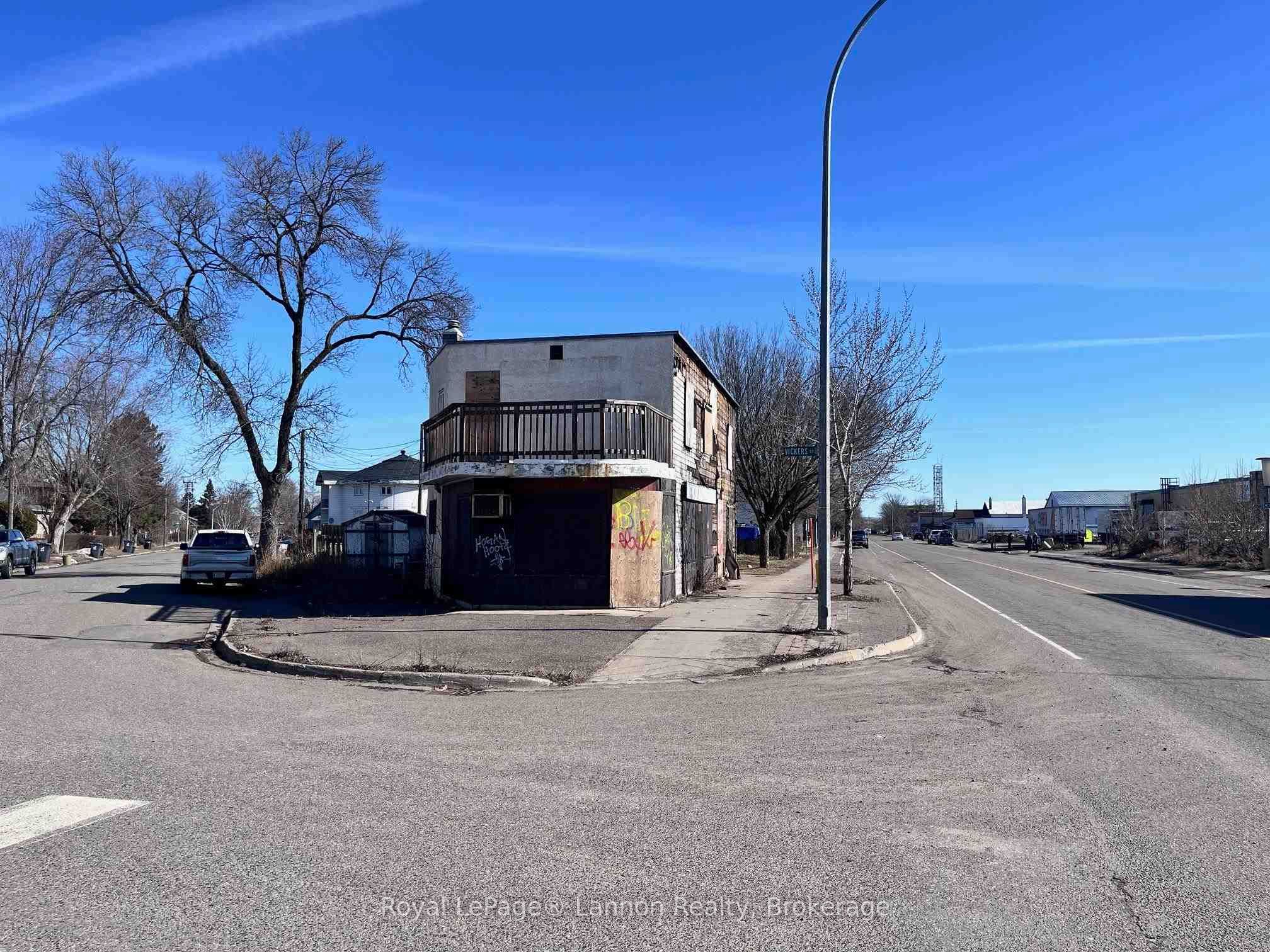 593 Syndicate Avenue S, Thunder Bay, ON P7E 1E6 photo 3