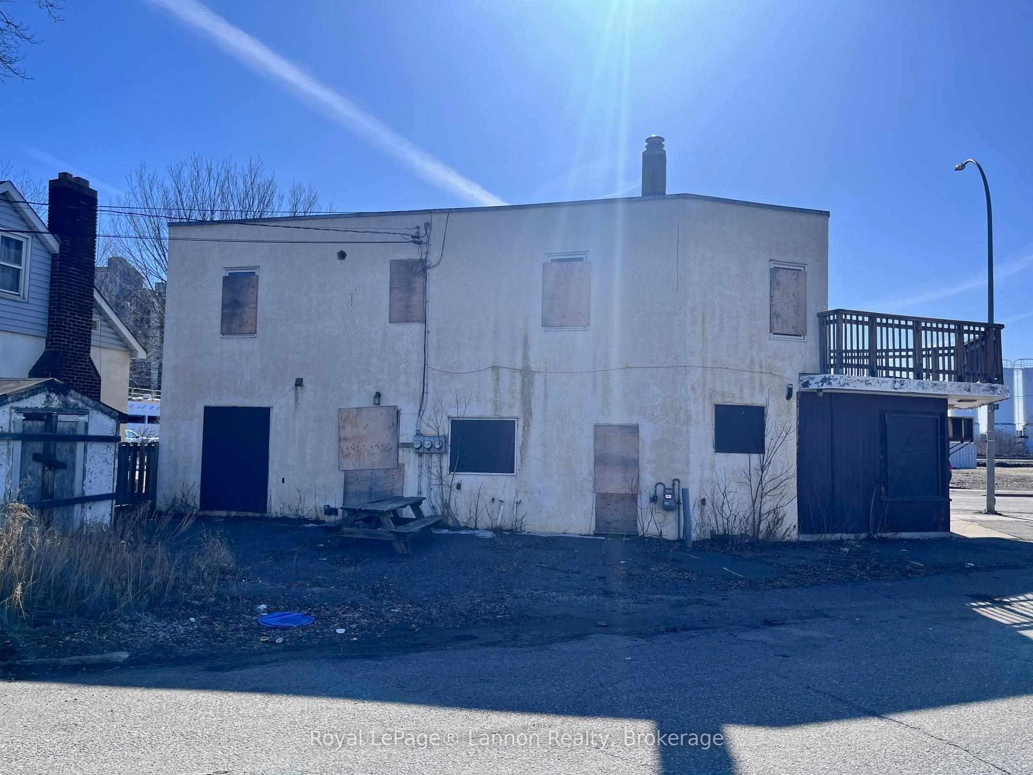 593 Syndicate Avenue S, Thunder Bay, ON P7E 1E6 photo 4