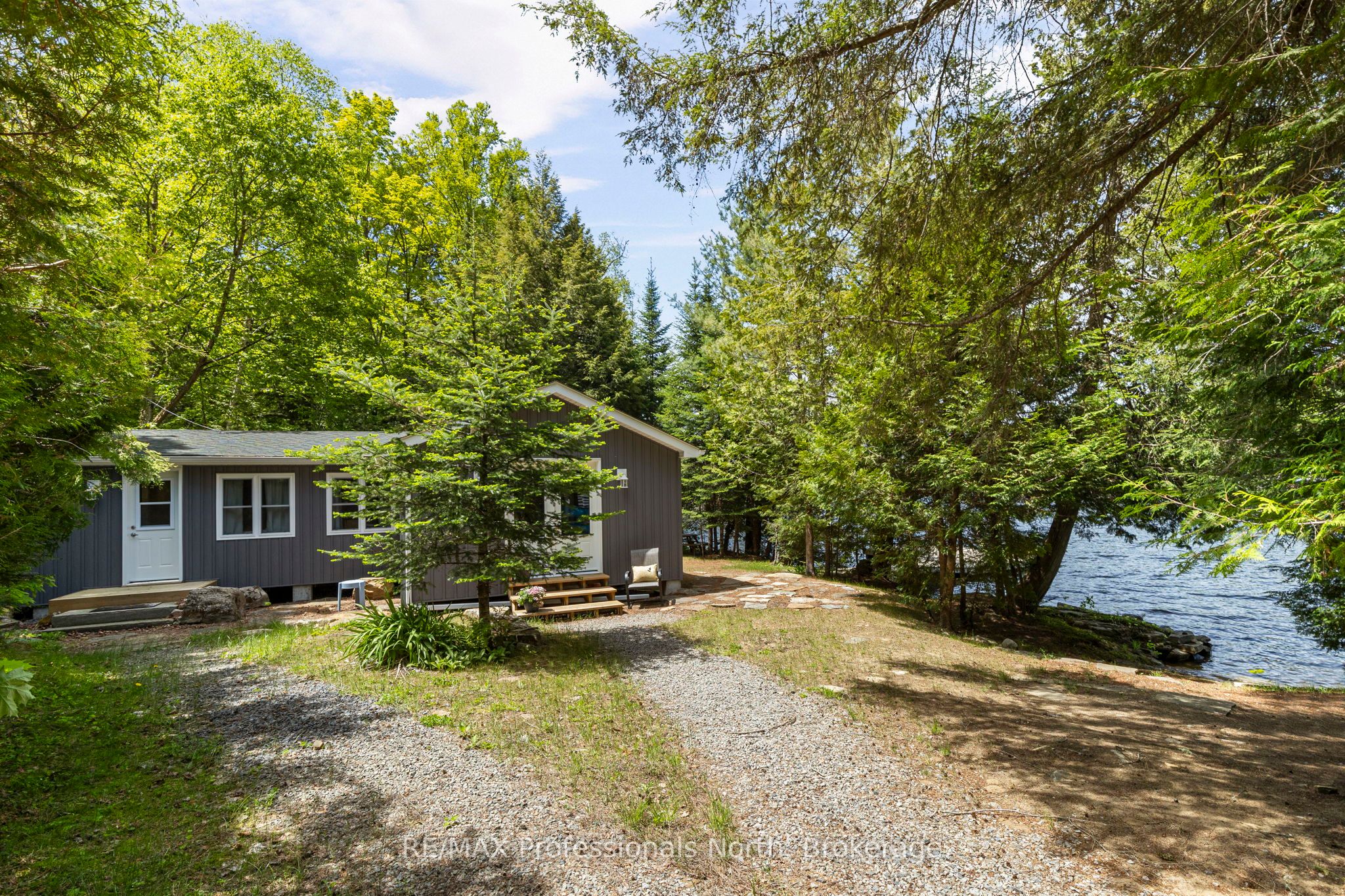 1106-1 E Oxbow Lake Road, Lake of Bays, ON P0B 1L0 photo 2