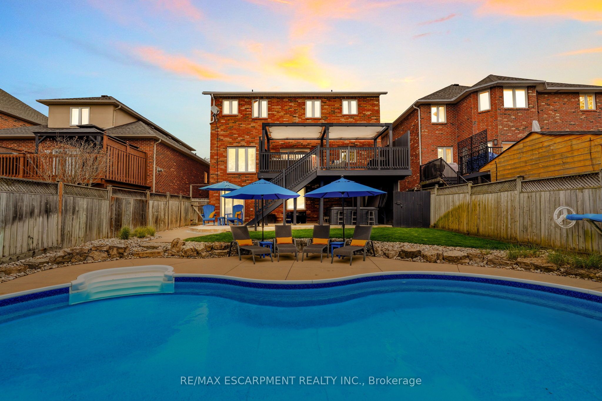 5 VOLTERRA Court, Hamilton, ON L8B 0K7 photo 2