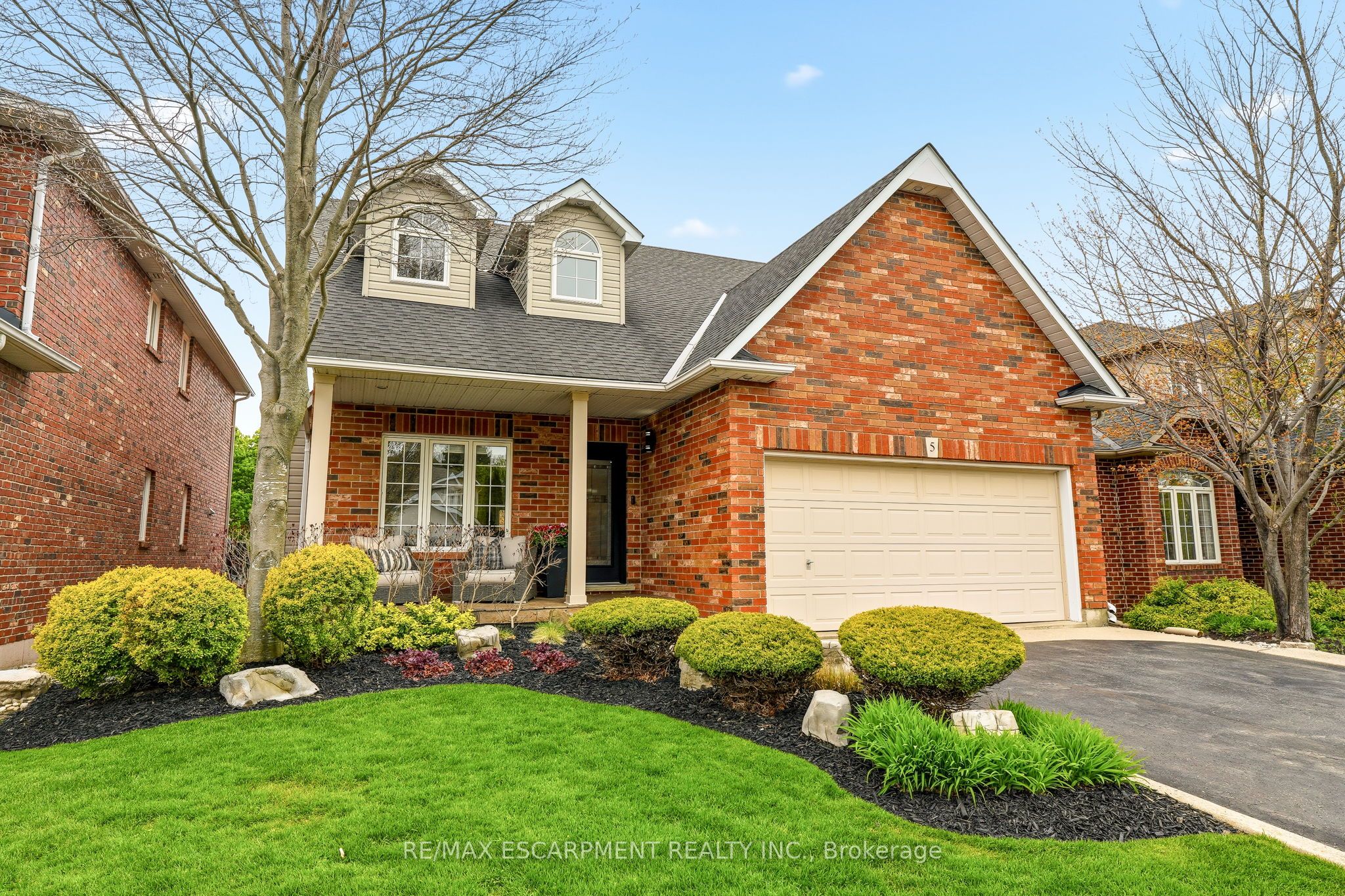 5 VOLTERRA Court, Hamilton, ON L8B 0K7 photo 3