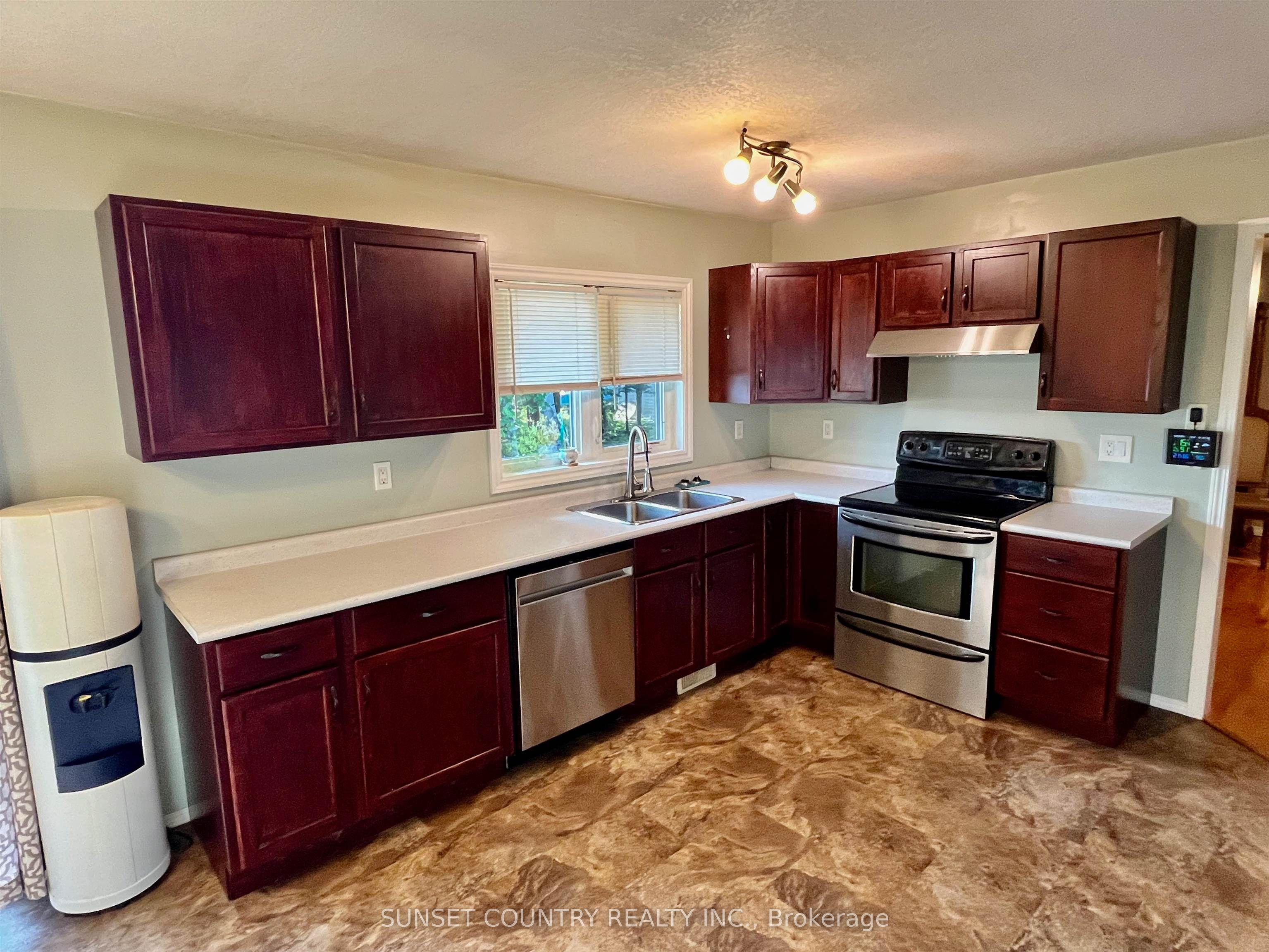 206 McMillan Crescent, Dryden, ON P8N 0A2 photo 5