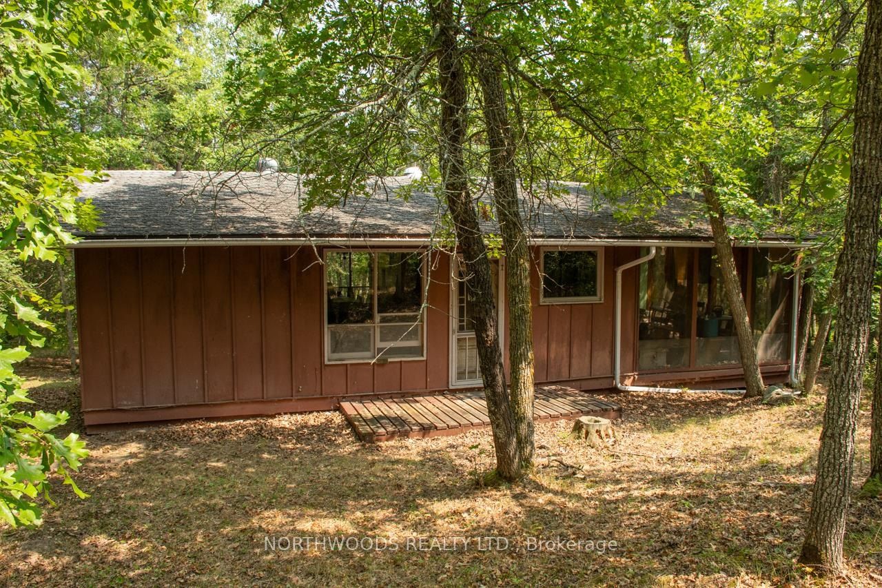 40 Ottilie Road, Lake of the Woods, ON P0W 1J0