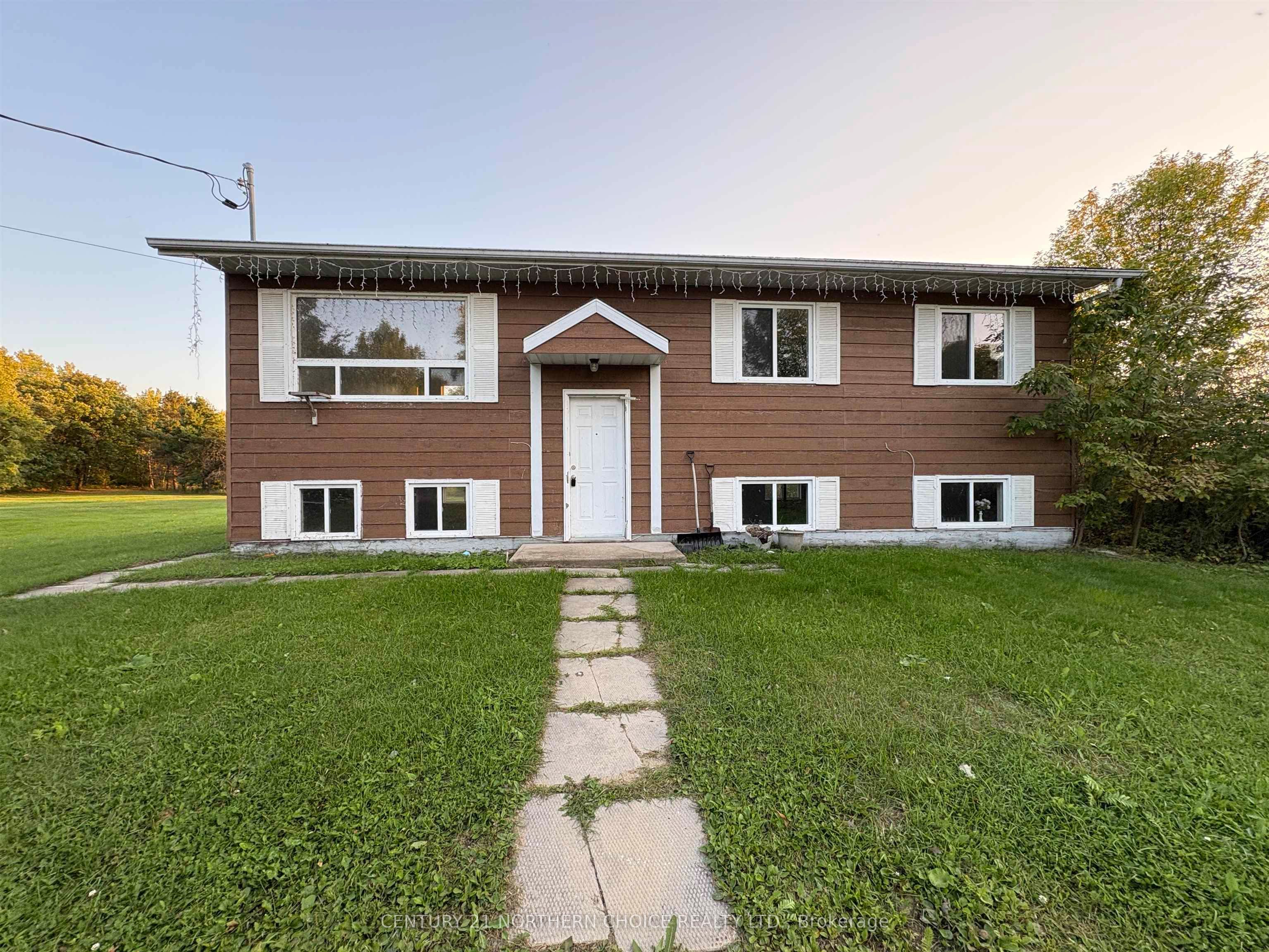 44 Eleanor Lake Road, Lake of the Woods, ON P0W 1M0