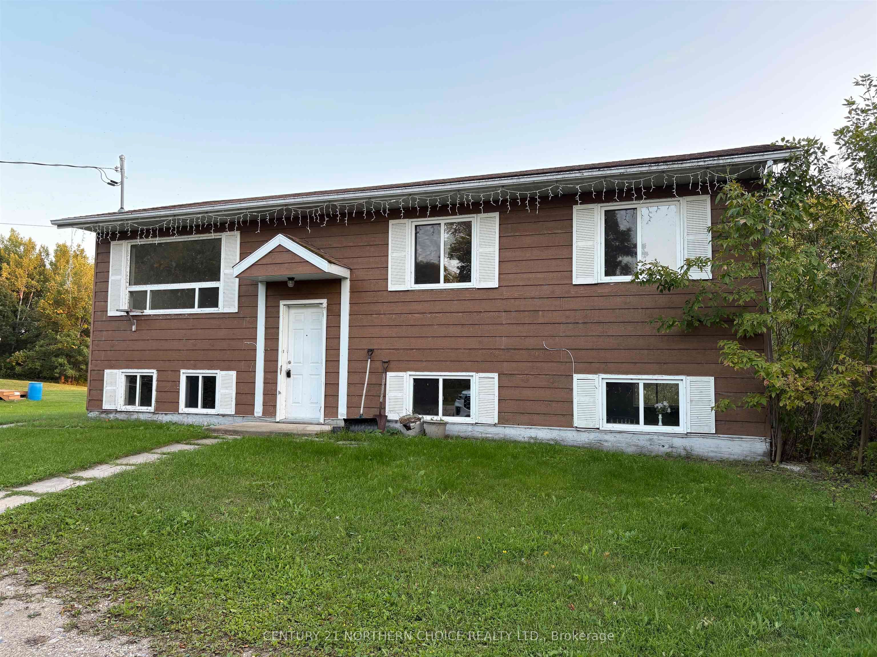 44 Eleanor Lake Road, Lake of the Woods, ON P0W 1M0 photo 2