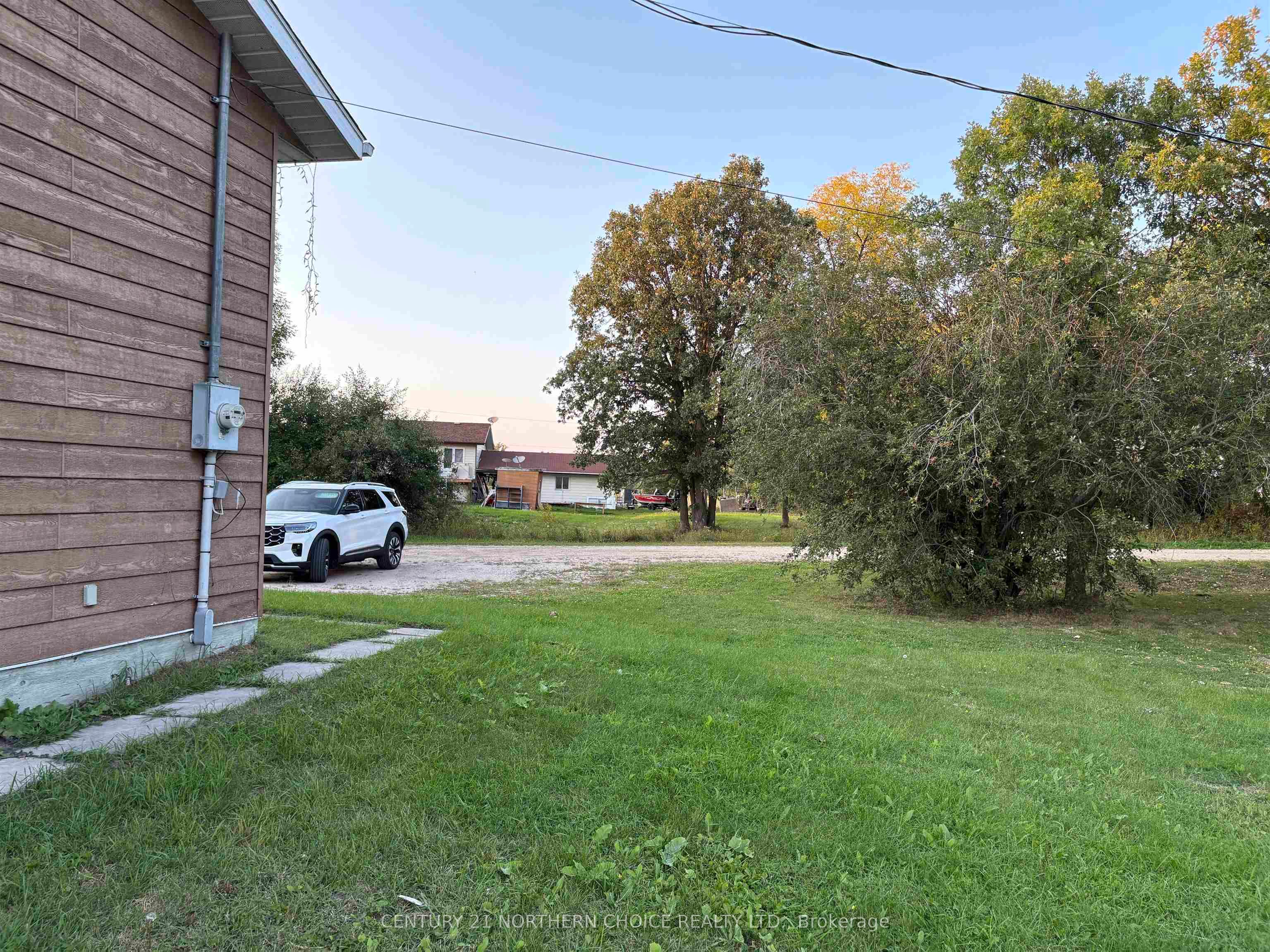 44 Eleanor Lake Road, Lake of the Woods, ON P0W 1M0 photo 3