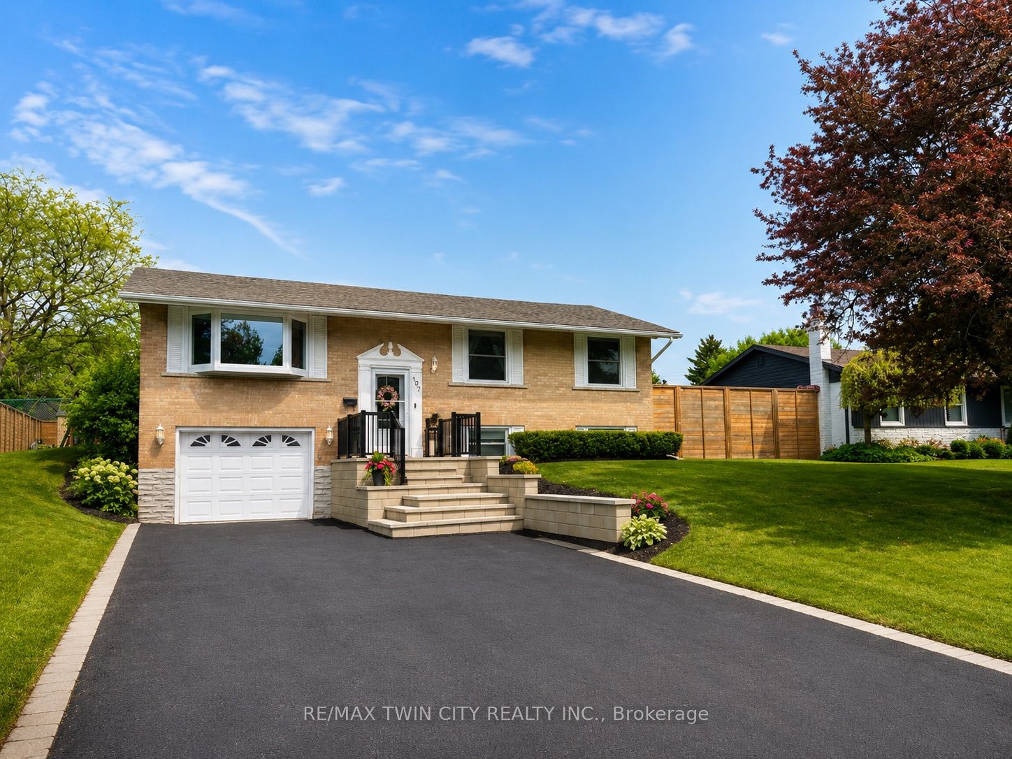 107 Rosslinn Road, Cambridge, ON N1S 3K3 photo 2