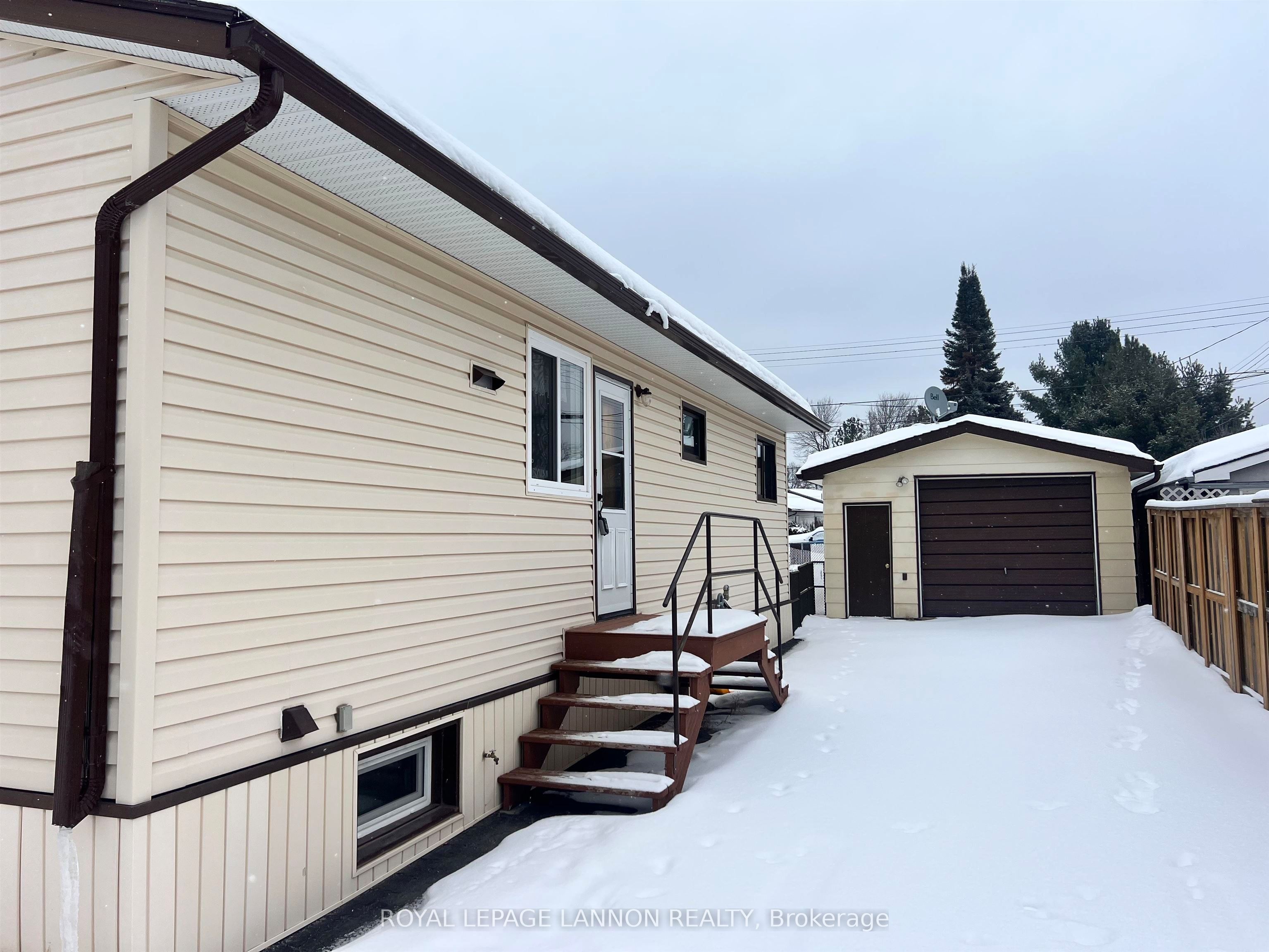 146 Pine Crescent, Atikokan, ON P0T 1C0 photo 2
