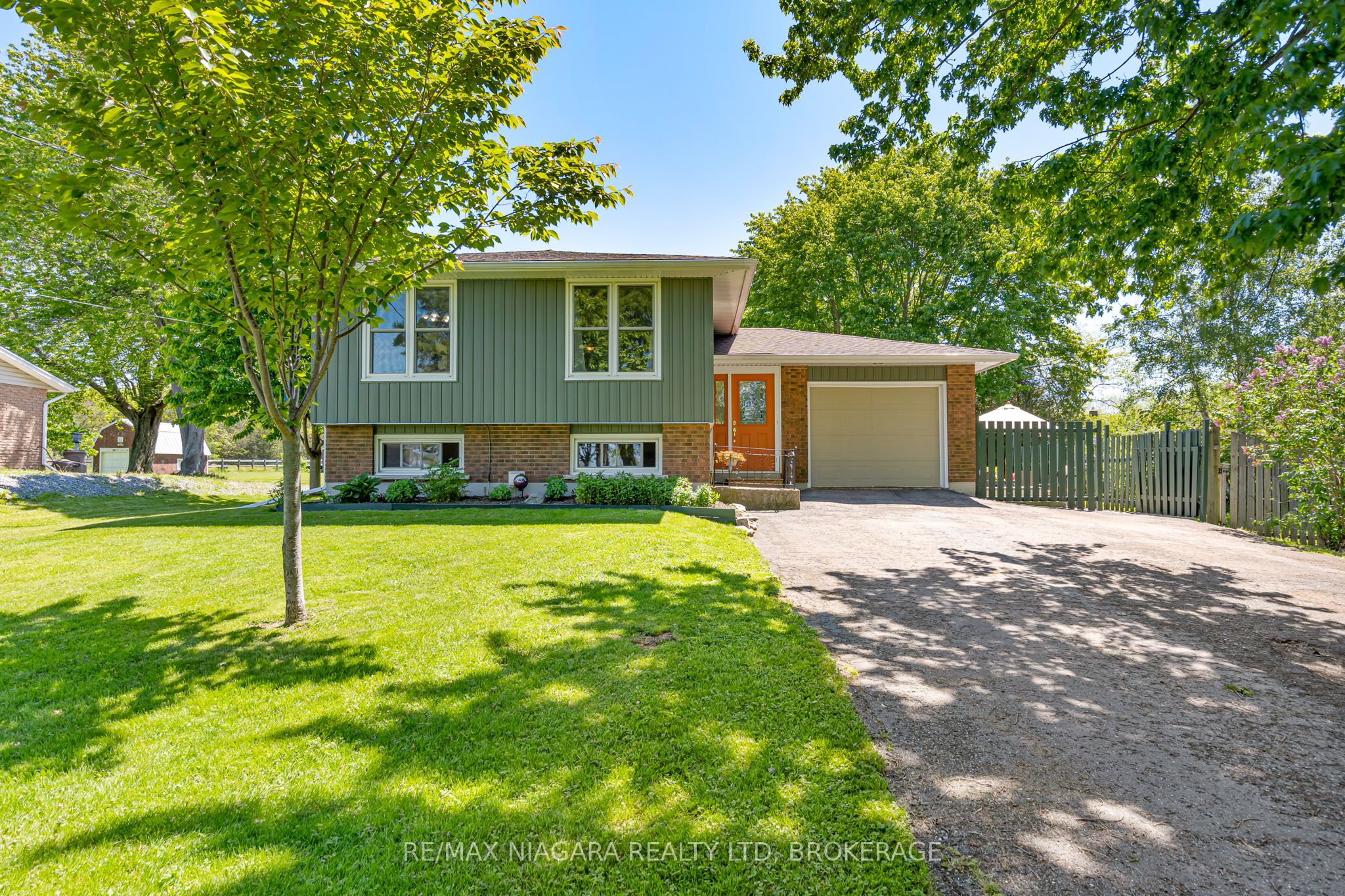 11611 Burnaby Road, Wainfleet, ON L0S 1V0 photo 2