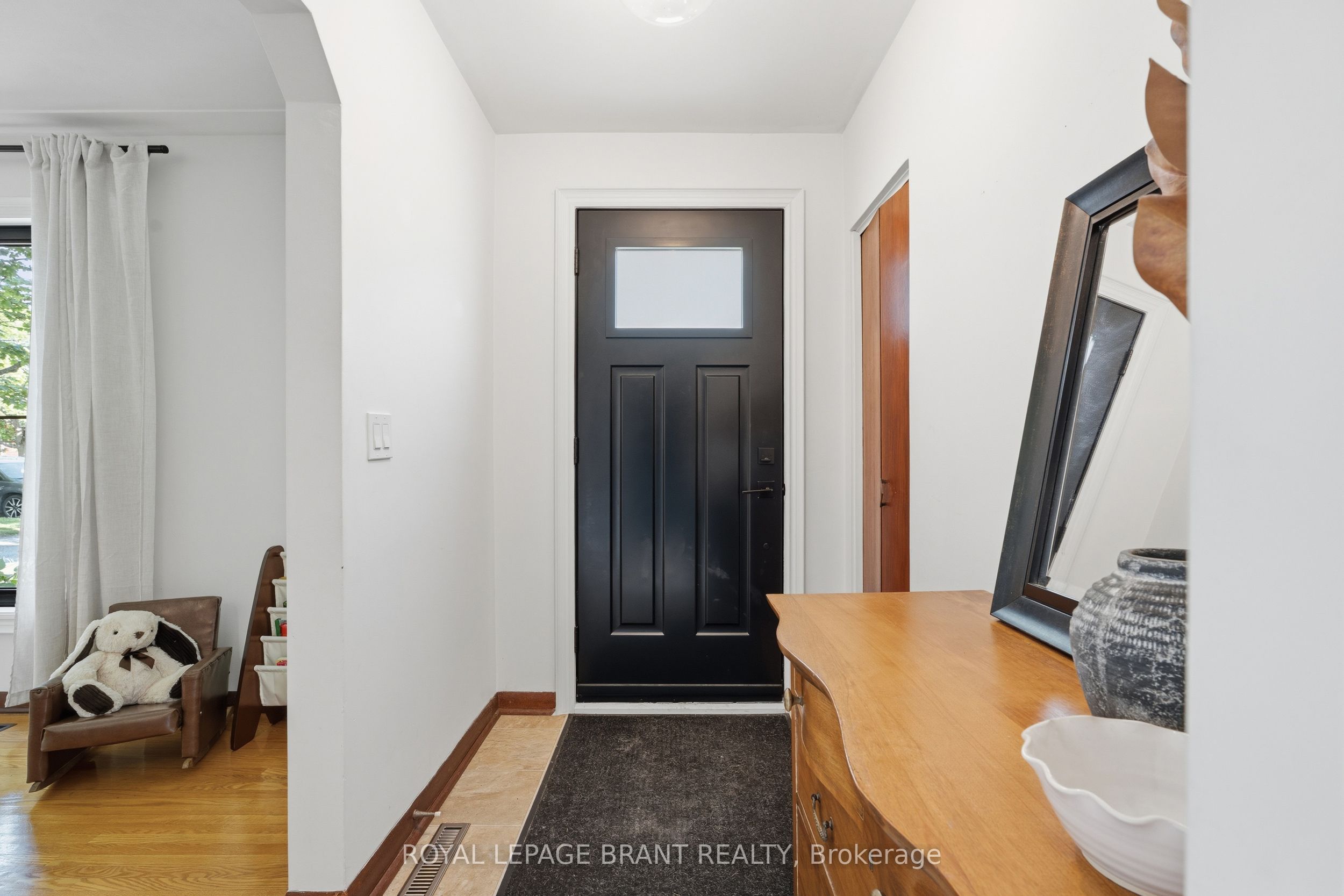 6 Mccammon Street, Brant, ON N3L 1V9 photo 3