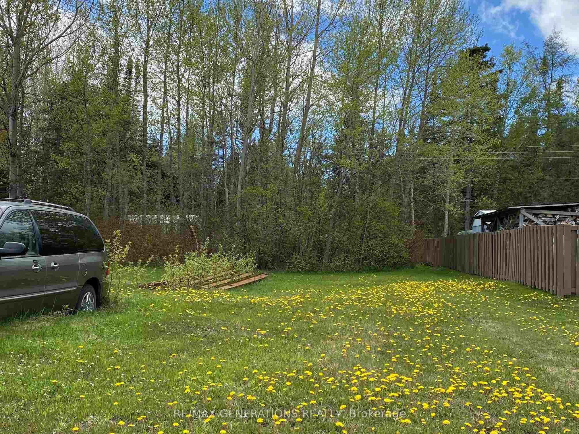 8 Eastgrove Crescent, Terrace Bay, ON P0T 2W0