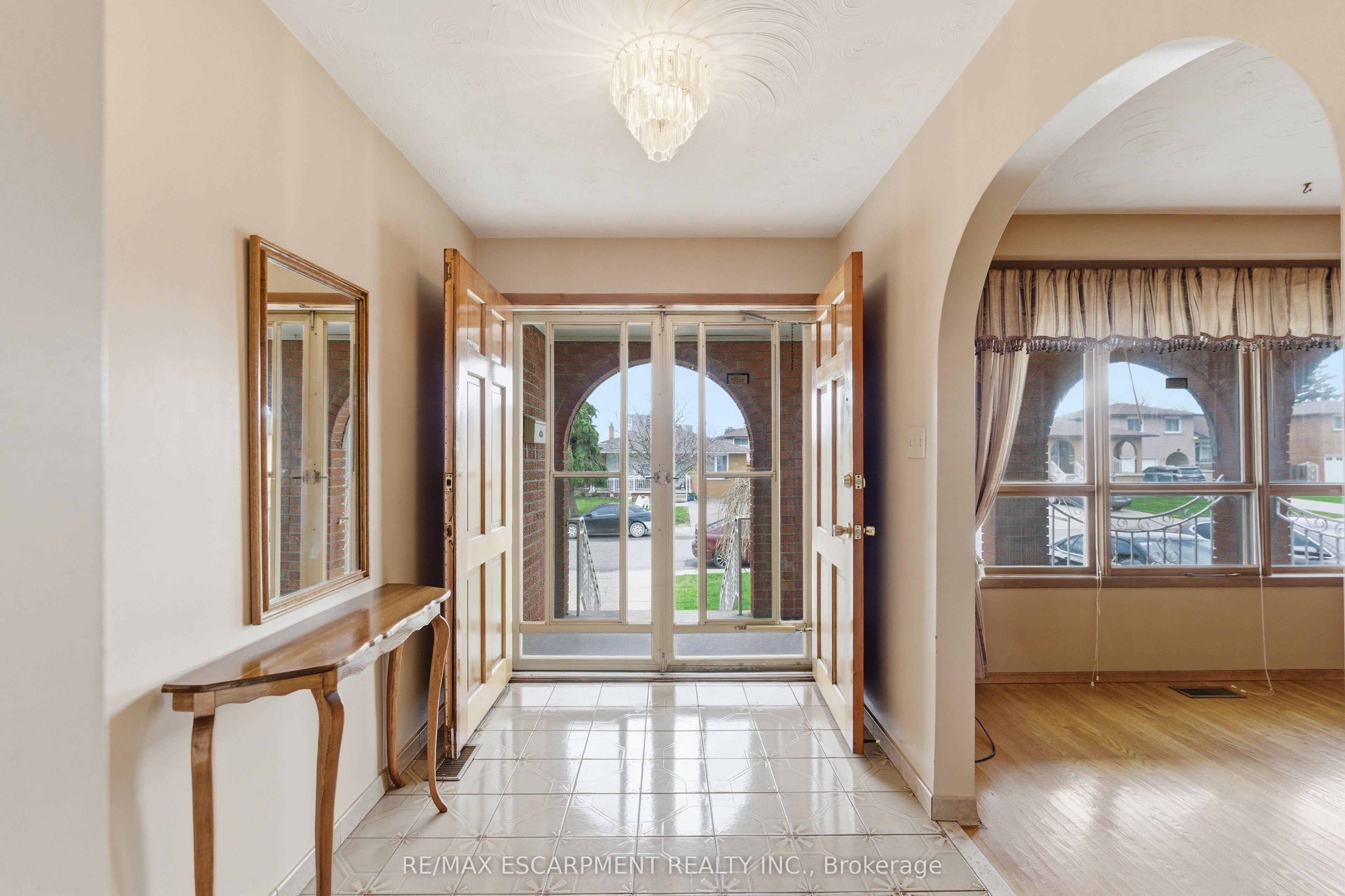 26 Adorn Court, Hamilton, ON L8E 3N2 photo 4