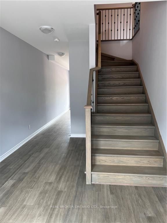 5672 Dorchester Road 14 Upper Level, Niagara Falls, ON L2G 4Y8 photo 3