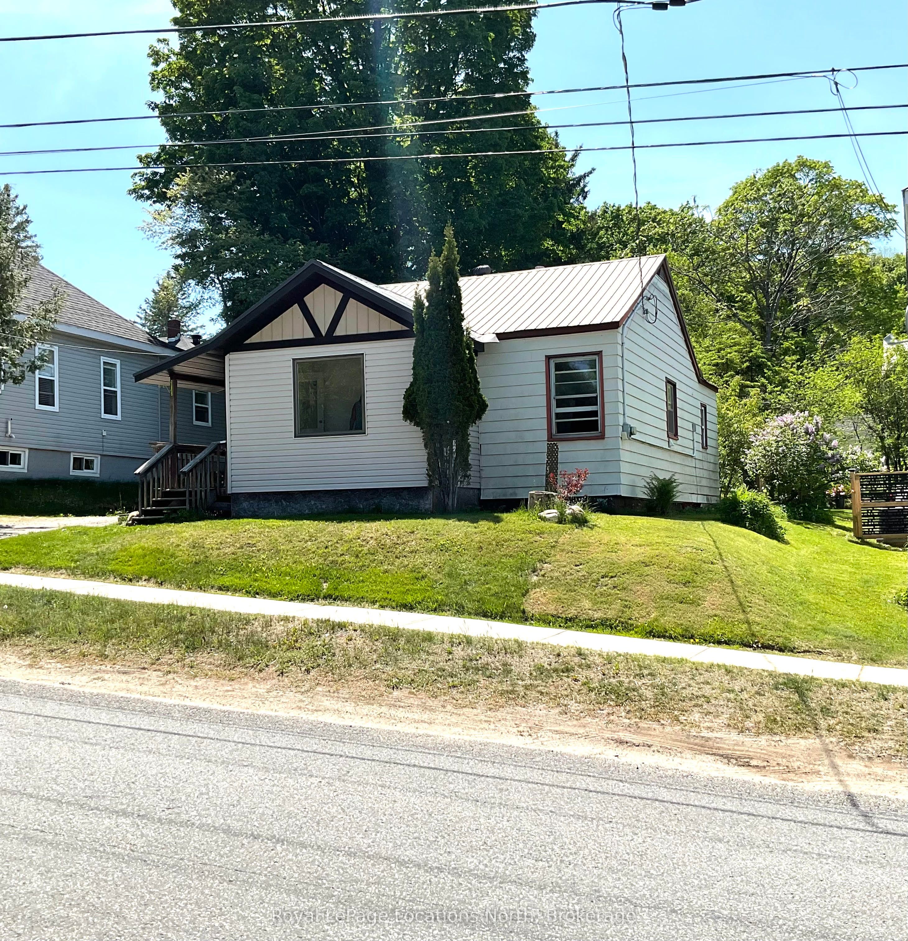 49 Centre Street S, Huntsville, ON P1H 1T5 photo 3