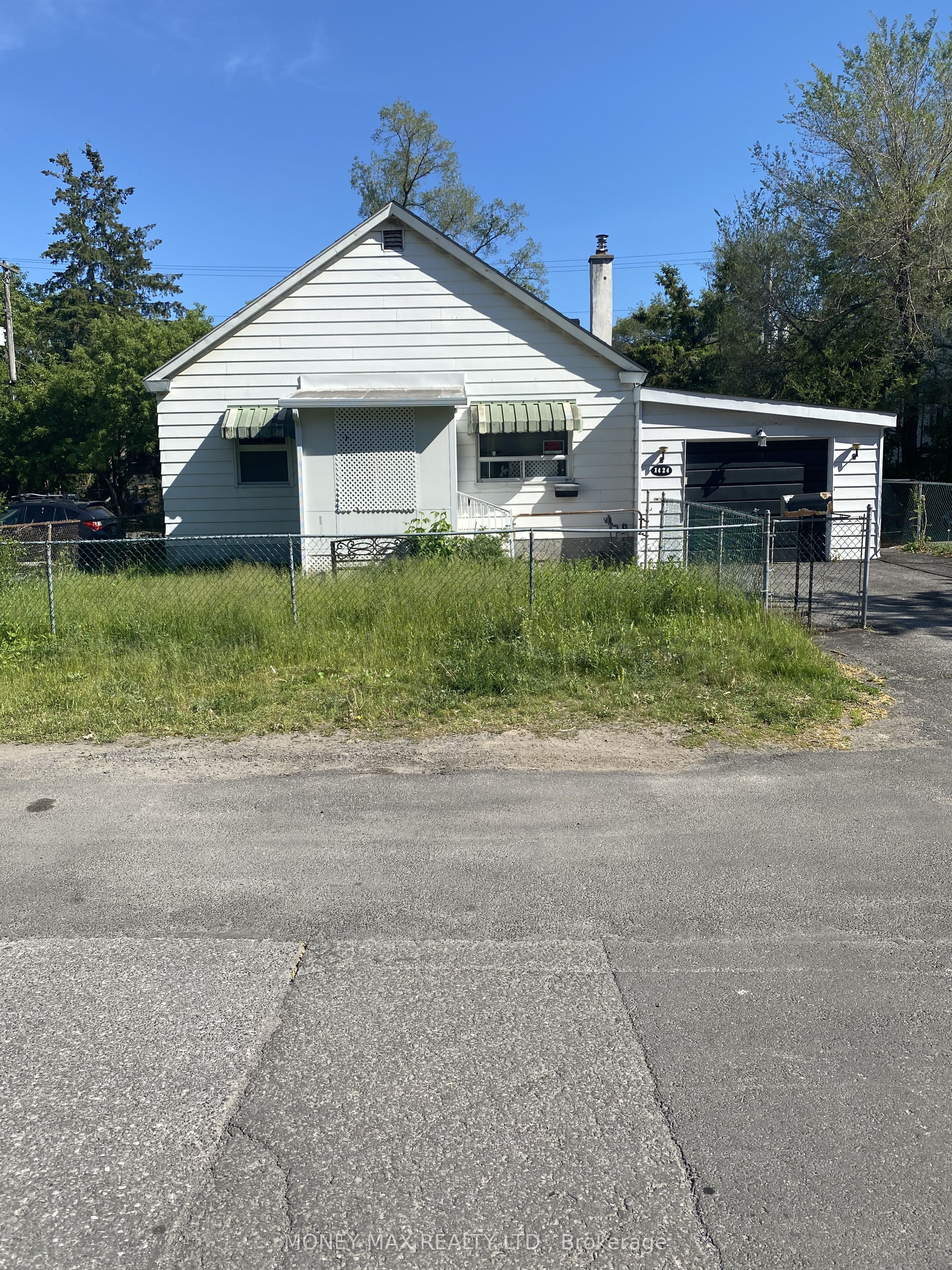 1424 Rosenthal Avenue Carlington Avenue, Carlington - Central Park, ON K1Z 8H9