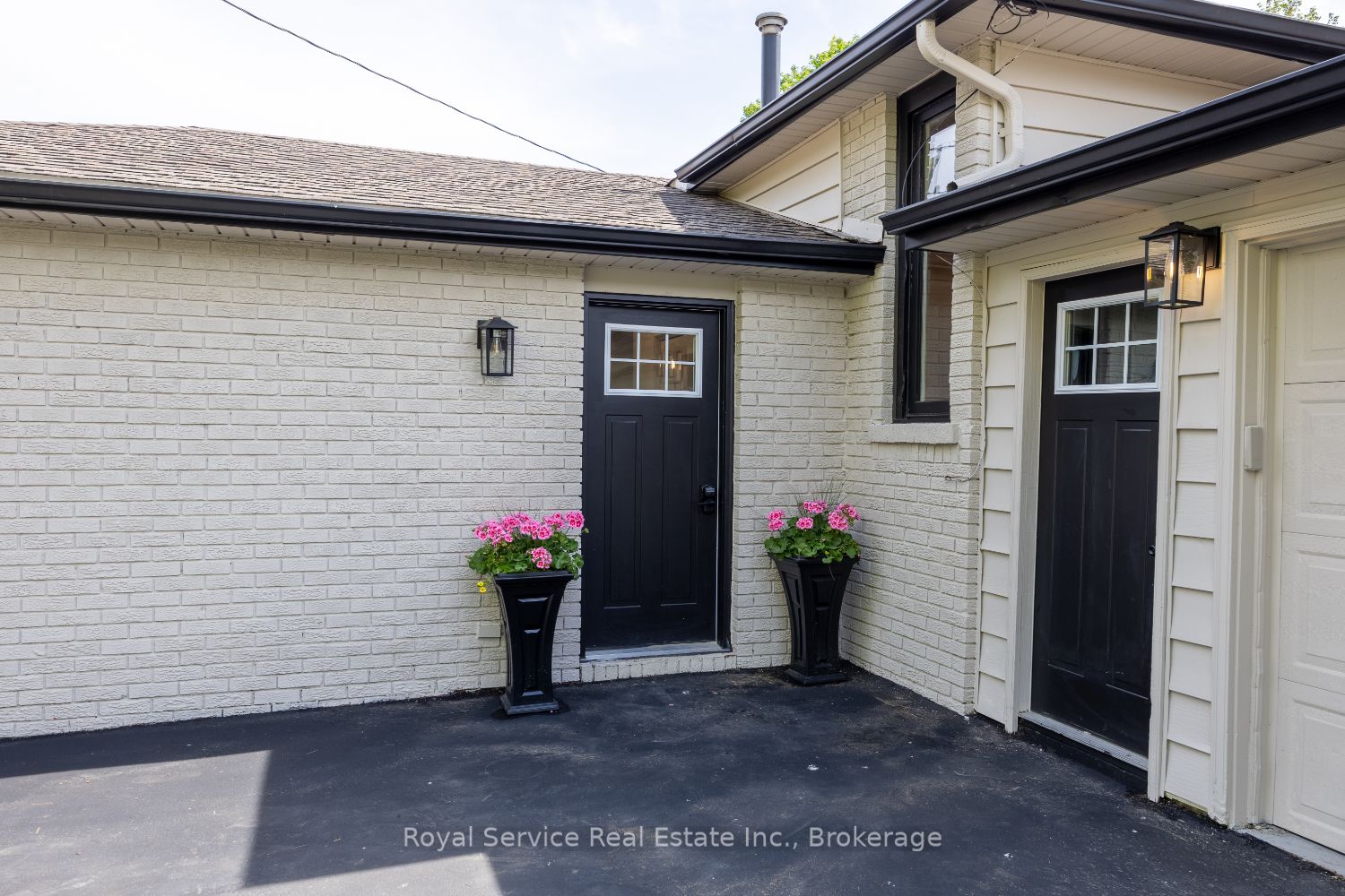 567 Daintry Crescent, Cobourg, ON K9A 4X9 photo 3