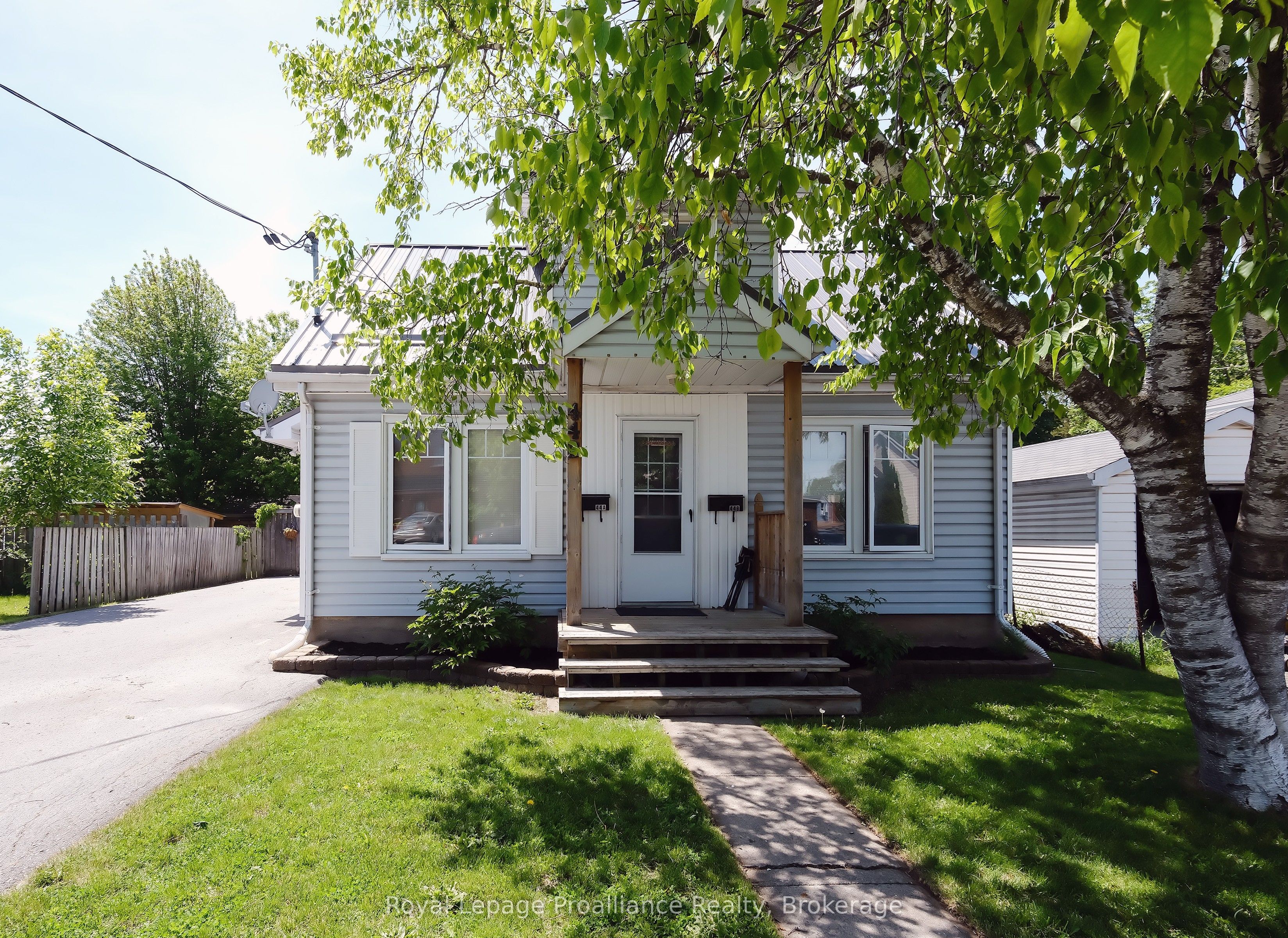 44 Ponton Street, Belleville, ON K8P 3T6