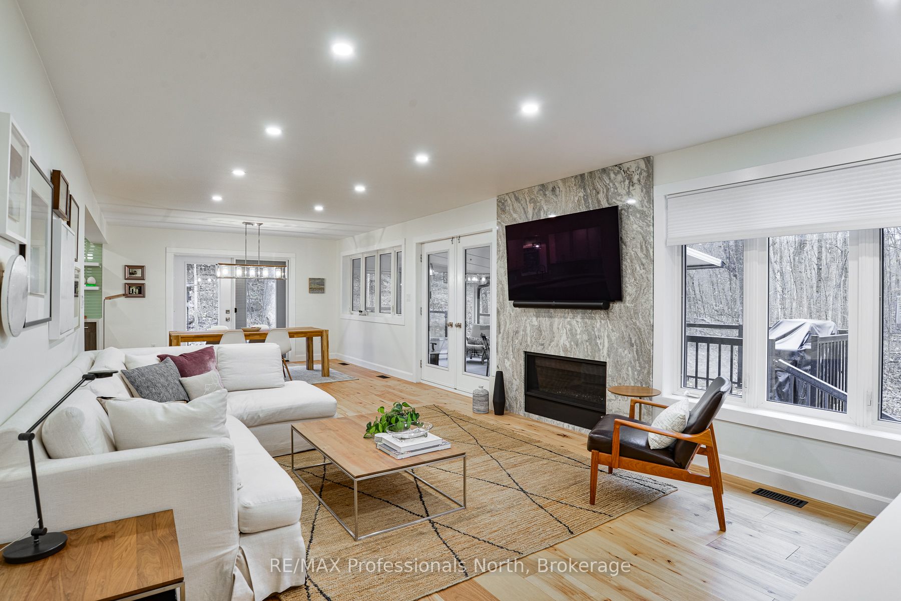 225 Blanchard Street W, Gravenhurst, ON P1P 1A8 photo 4