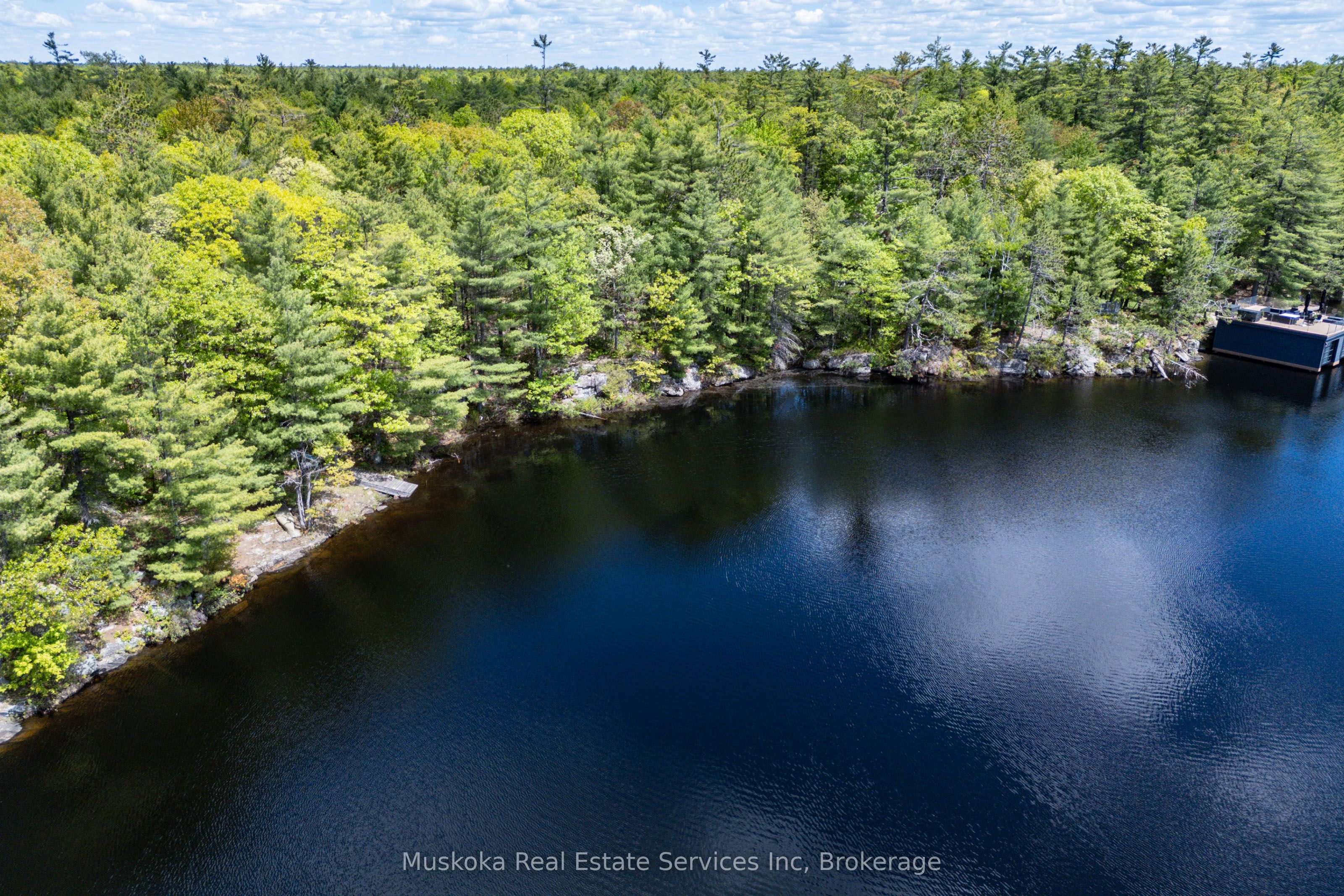 1430 S. Kahshe Lake Road, Gravenhurst, ON P0E 1G0 photo 2