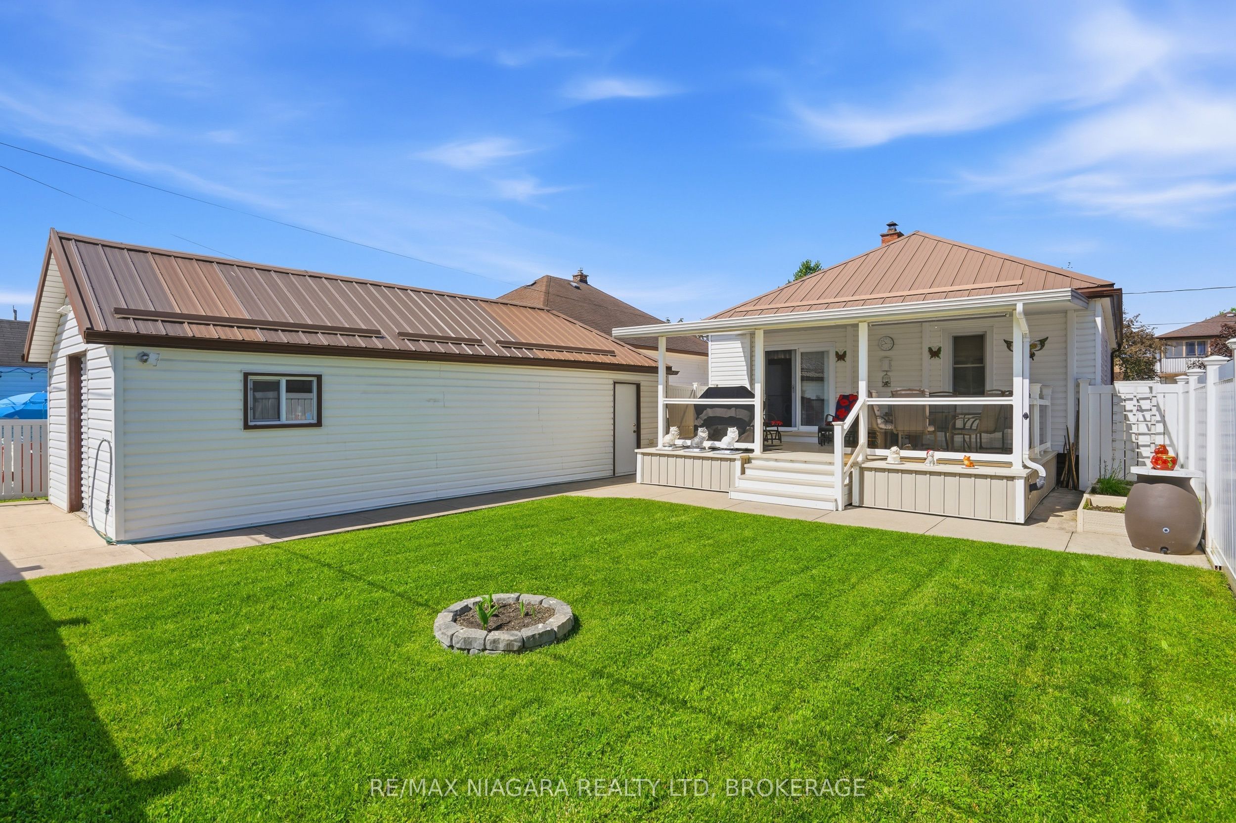 270 Mcalpine Avenue S, Welland, ON L3B 1T9 photo 2
